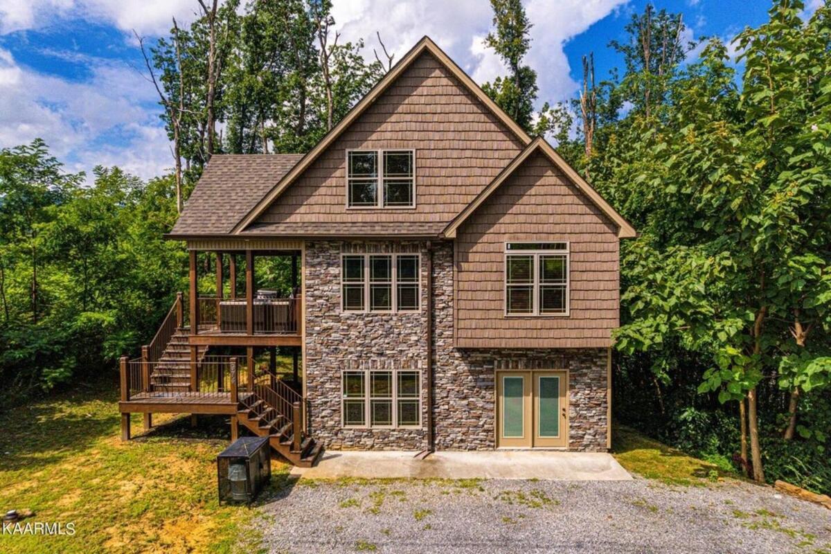 Close To Downtown Amazing Mount Leconte Views Hot Tub Game