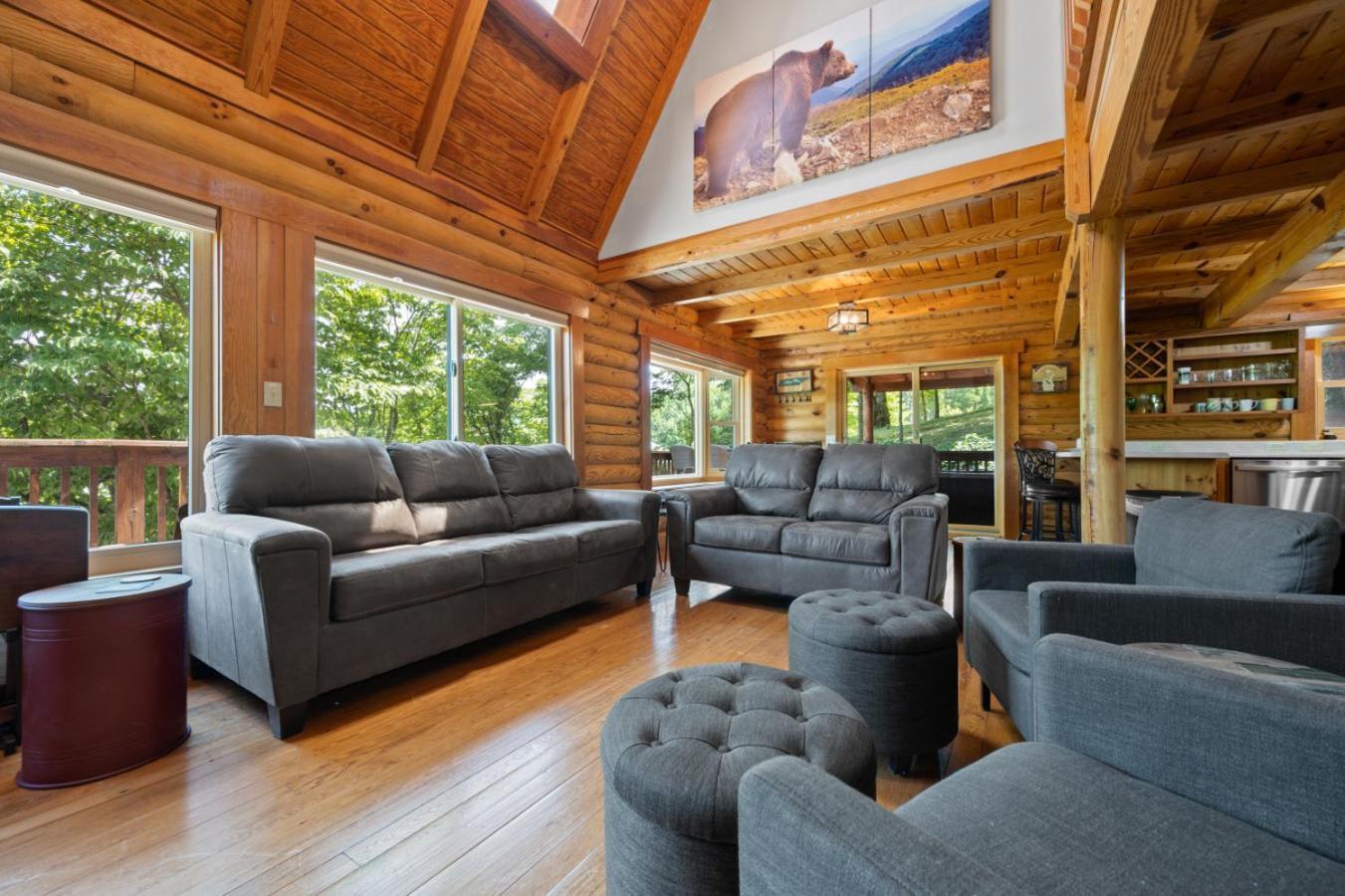 Family W Private Hot Tub- Game Rm- Disc Golf- Pets