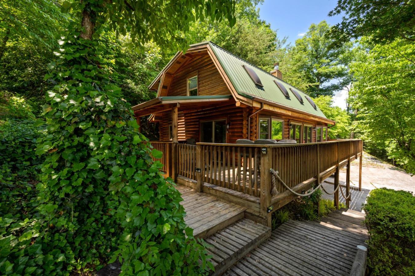 Holiday home Family W Private Hot Tub- Game Rm- Disc Golf- Pets