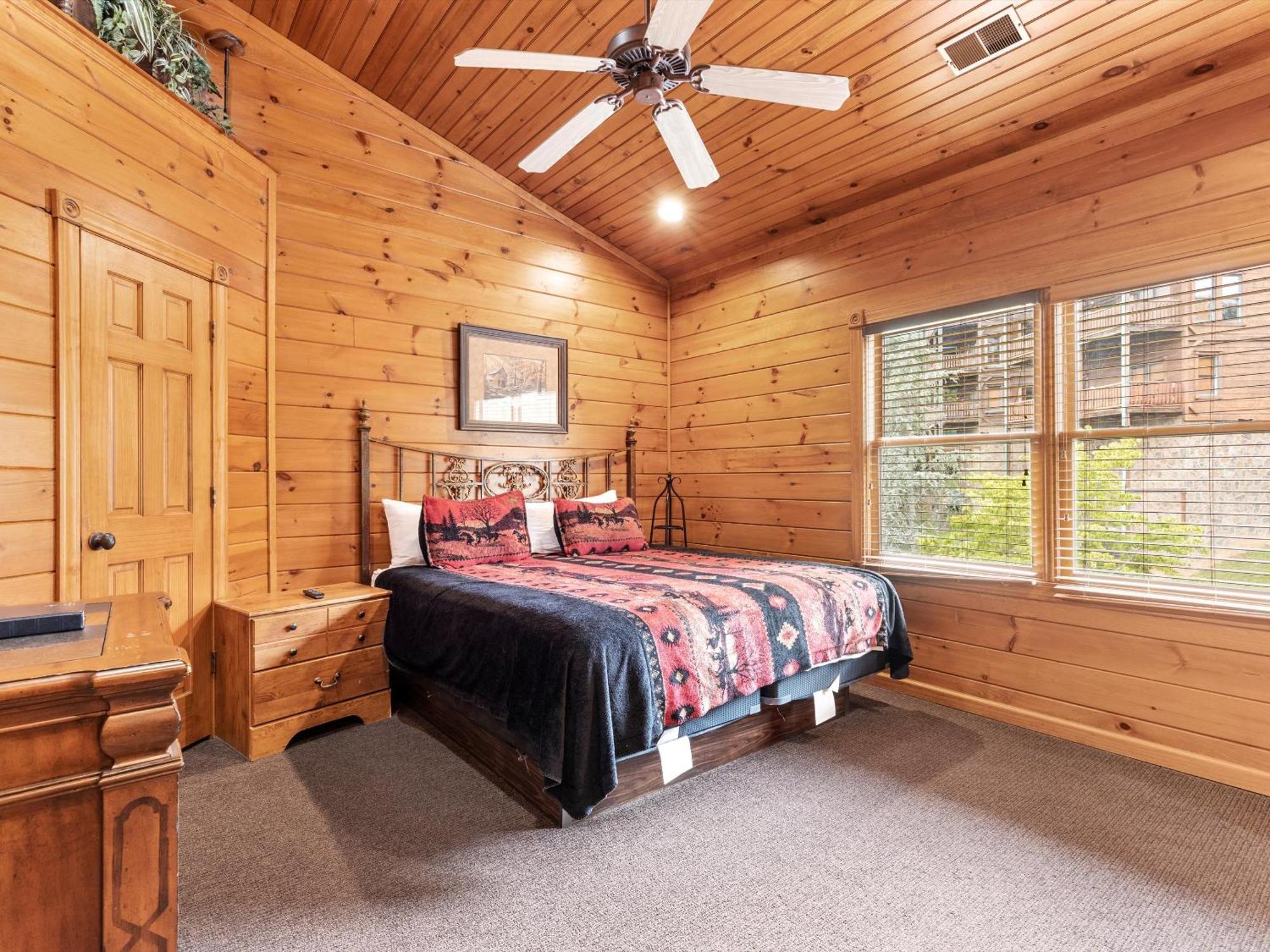 Holiday home The Great Escape Ii, 5 Bedrooms, Sleeps 17, Game Room, Pool Access, Theater