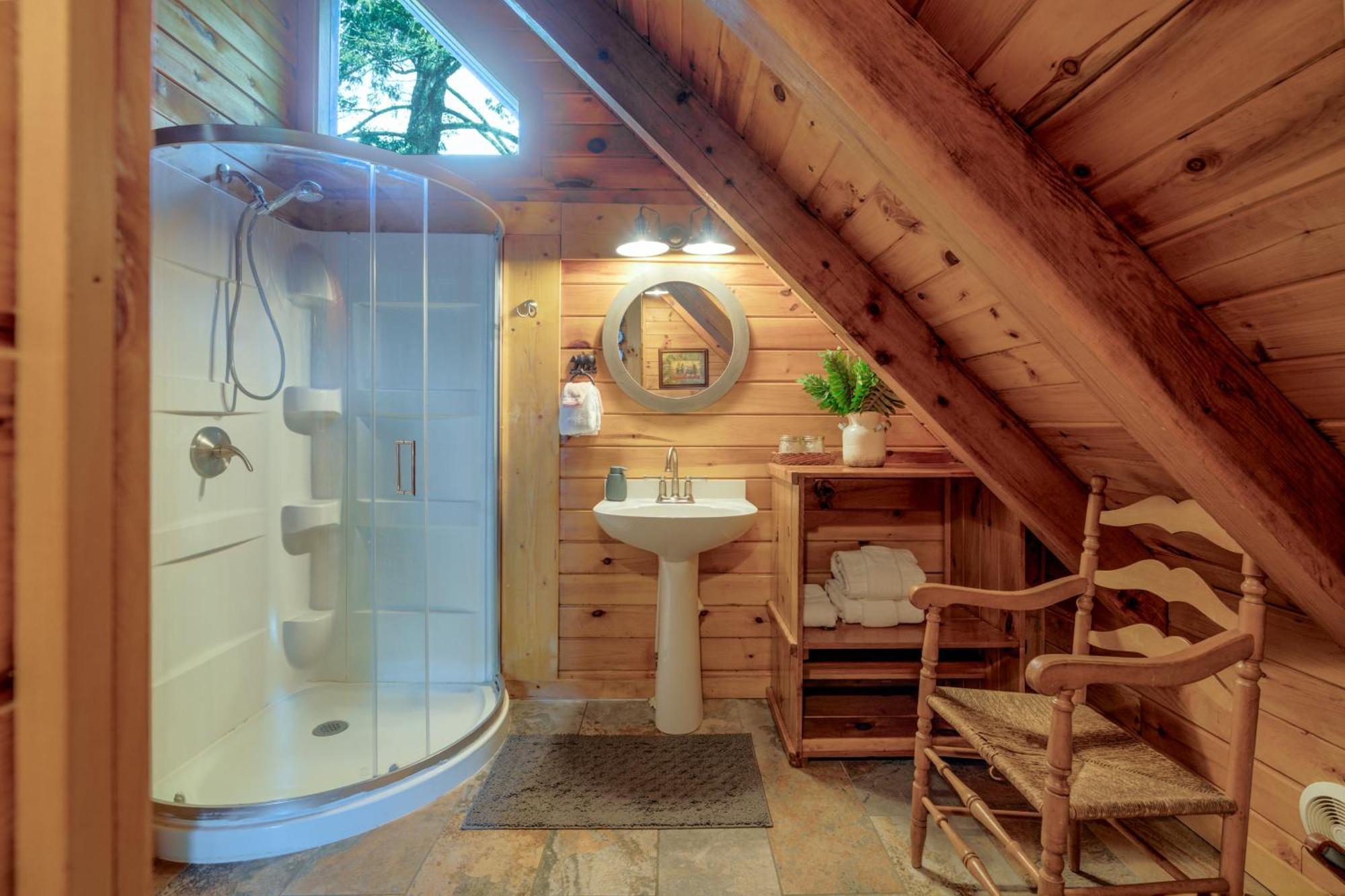 26 Bearfoot Landing * Gatlinburg