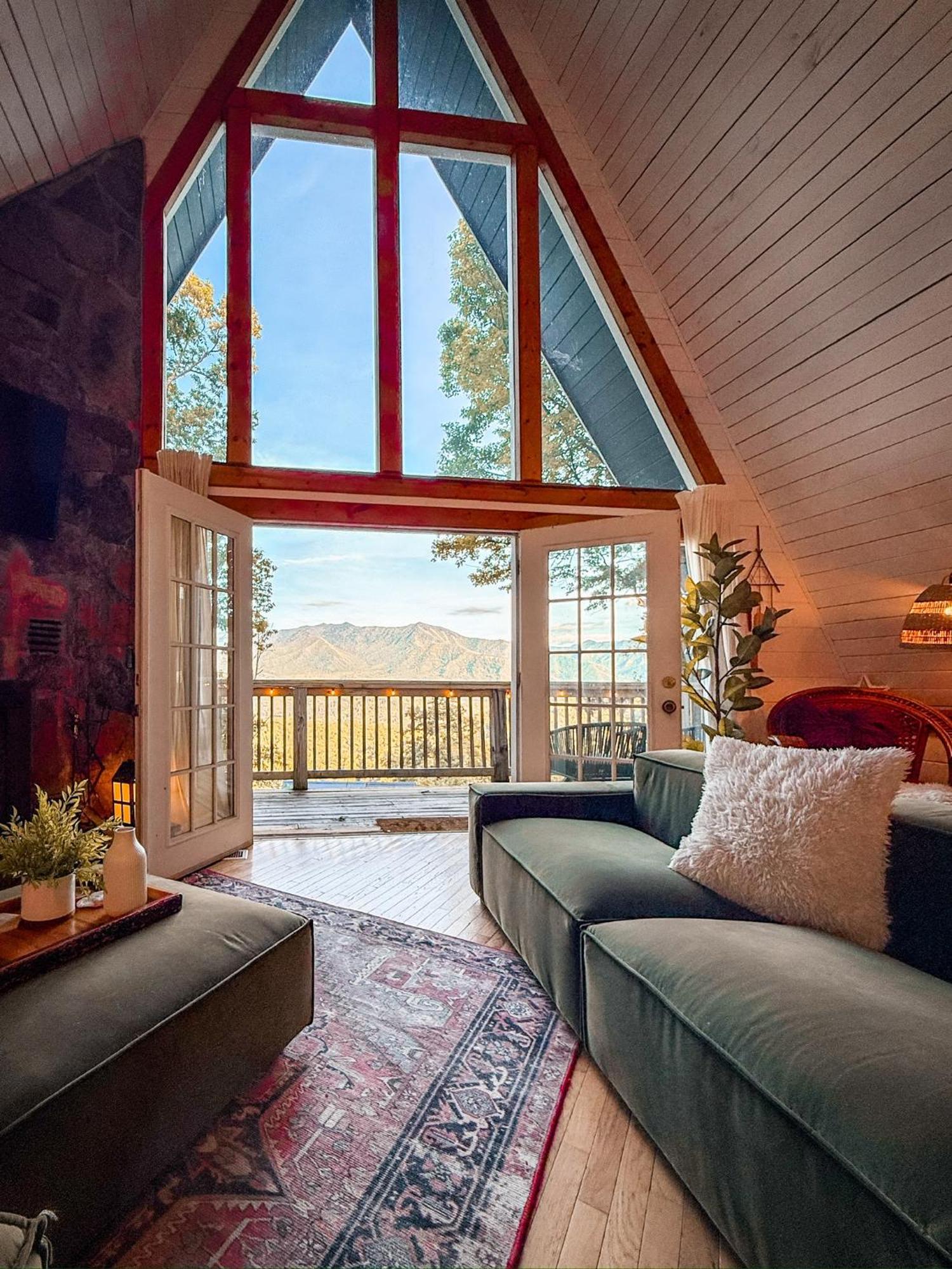 Big Mountain View! Downtown Village! Hot Tub! Fan Favorite! Aframe Dreams! Magazine-featured! Stunning Interiors! Little Holiday home *