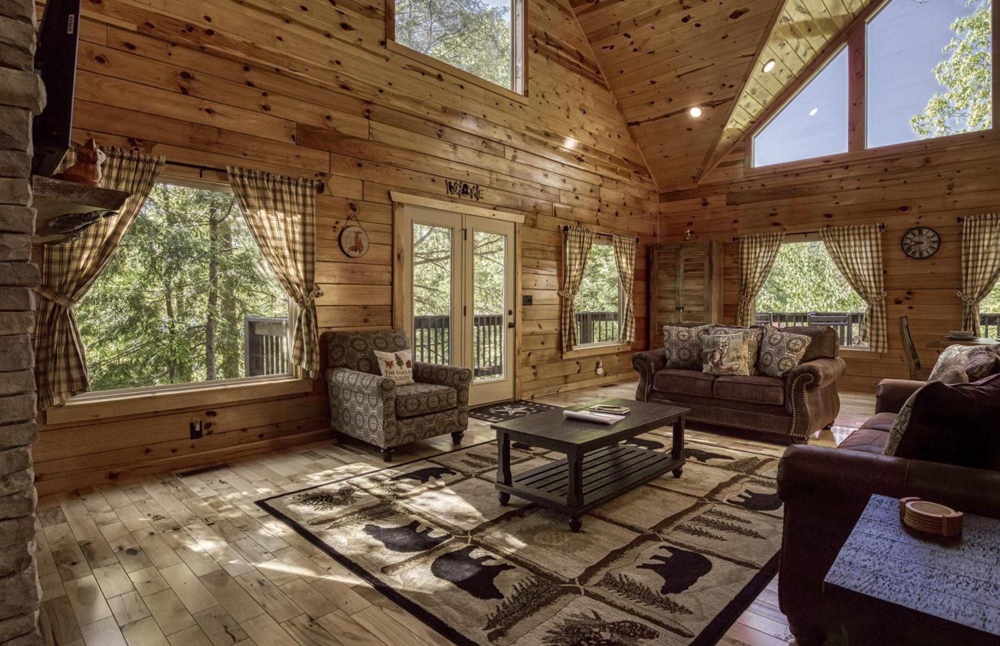 Family Size, Wood Cabin, Pool Table, Hot Tub * Gatlinburg