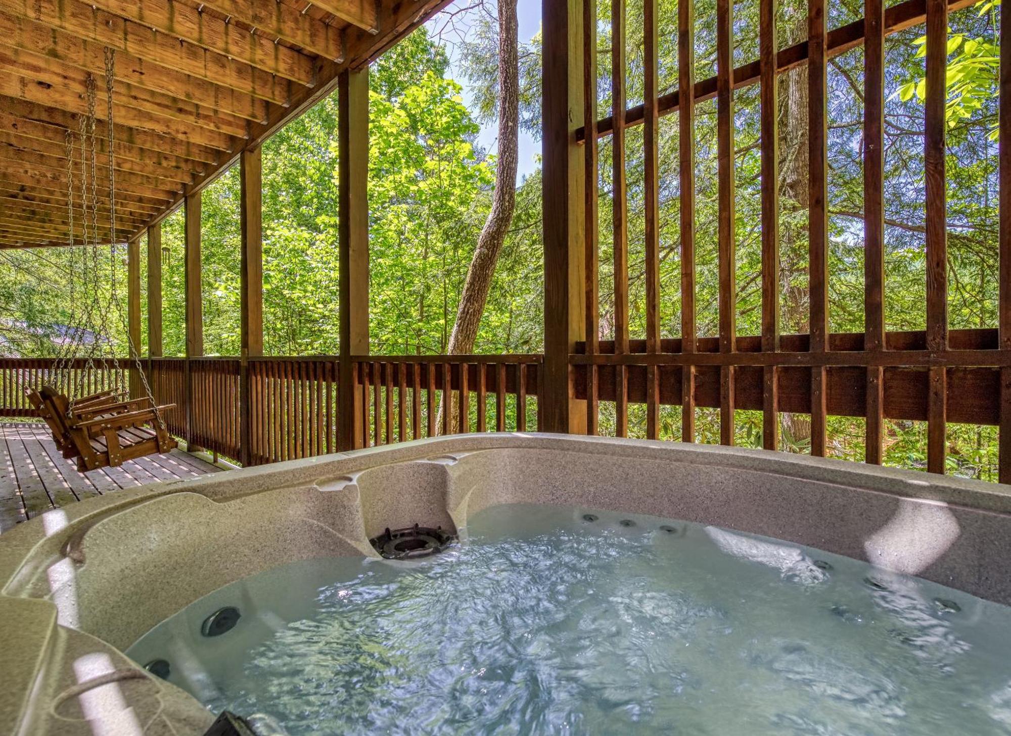 Holiday home Family Size, Wood Cabin, Pool Table, Hot Tub *