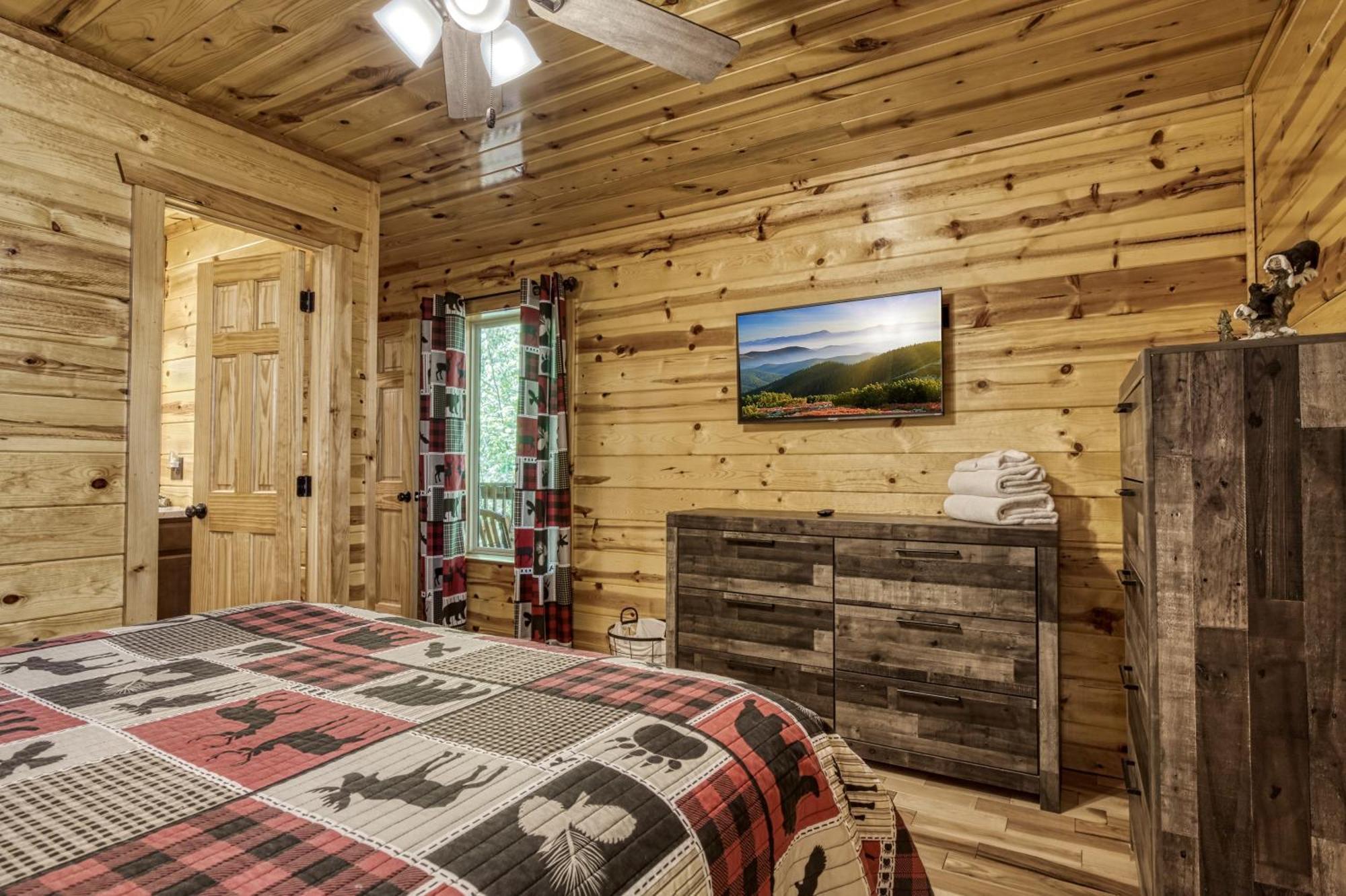 Holiday home Family Size, Wood Cabin, Pool Table, Hot Tub Gatlinburg