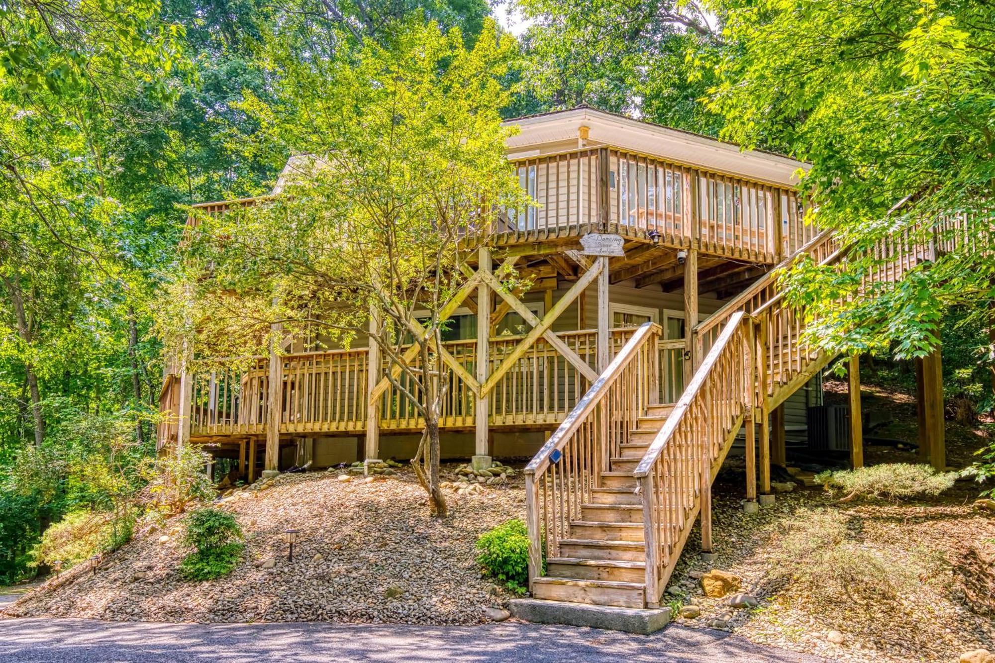 Dancing Bear Lodge, 1089 Free Attraction Tickets For Each Paid Day, Dollywood And *