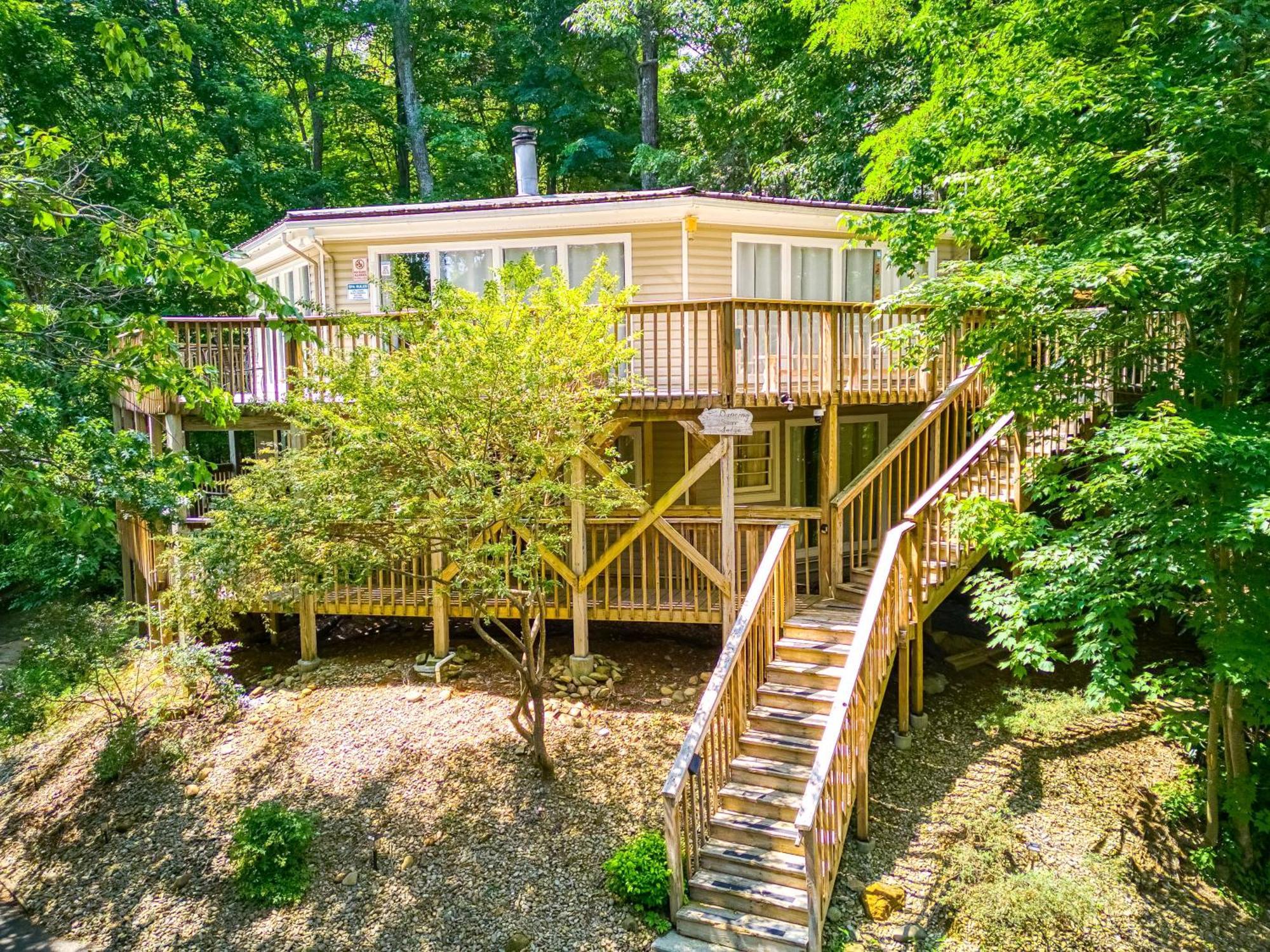 Holiday home Dancing Bear Lodge, 1089 Free Attraction Tickets For Each Paid Day, Dollywood And *