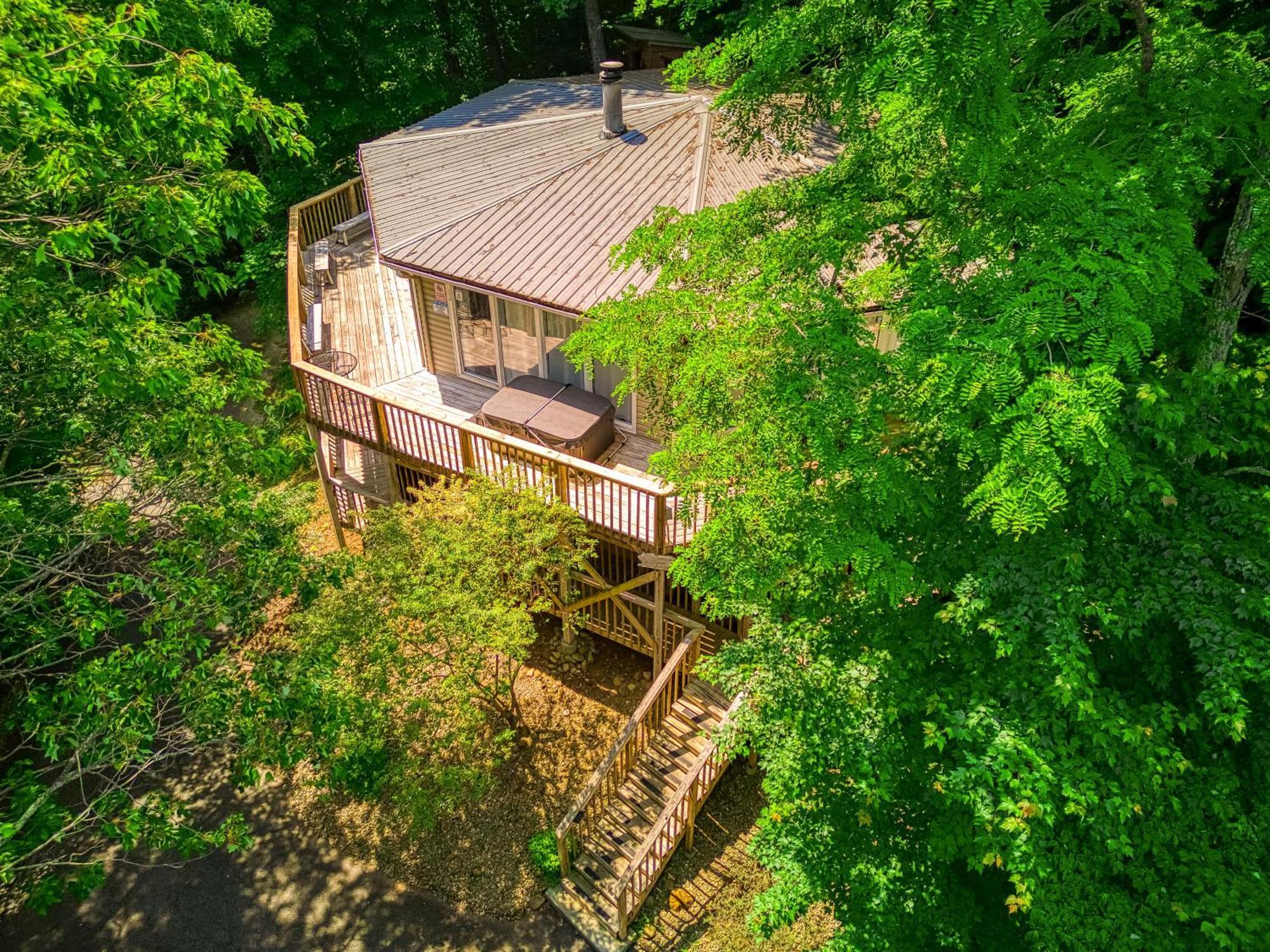 Dancing Bear Lodge, 1089 Free Attraction Tickets For Each Paid Day, Dollywood And * Gatlinburg