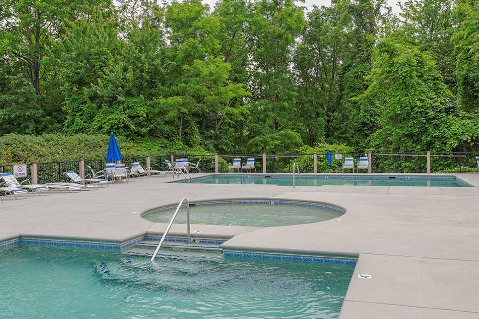 Splash N Heavenly Views Villa *