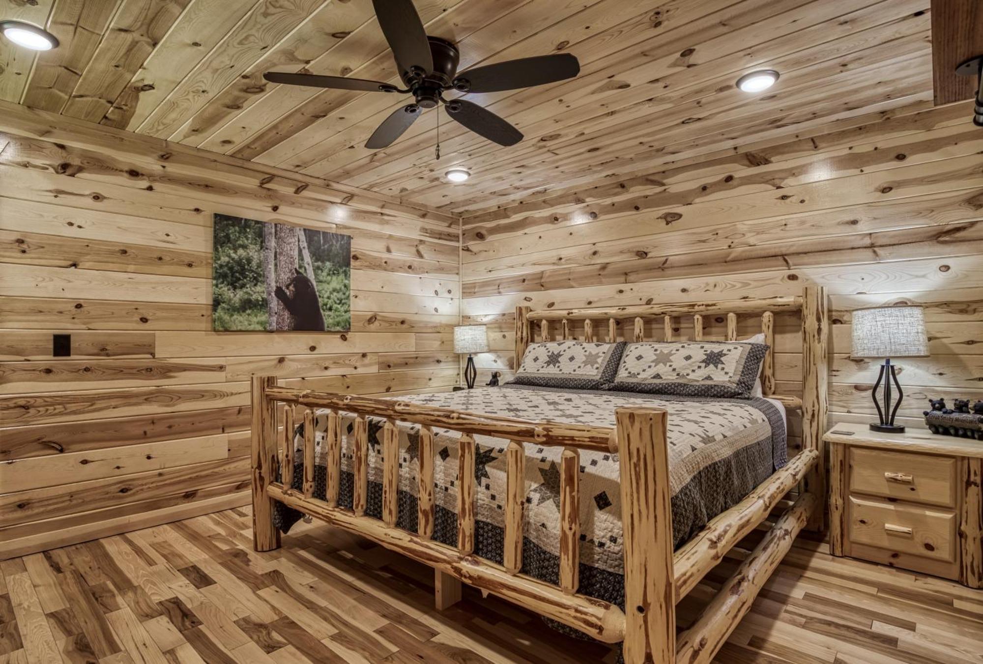 Cozy Log Cabin, Hot Tub, Pool Table, Pool Access Holiday home