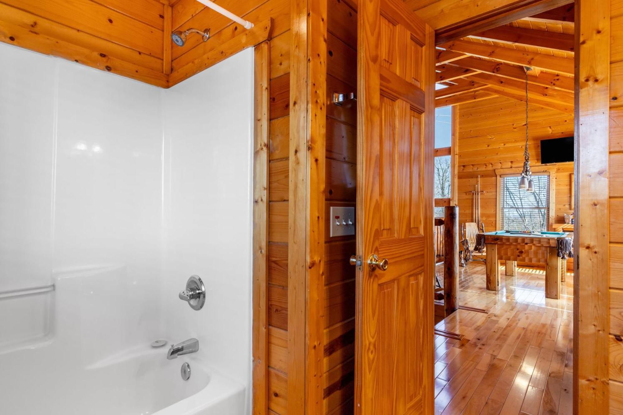 Holiday home Misty Mountain By Avantstay Hot Tub Mountain Views Theater Pool Table Gatlinburg