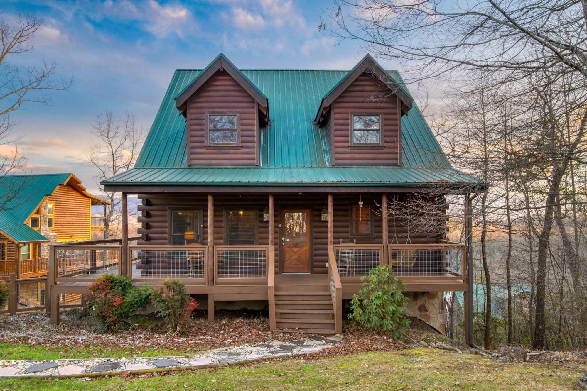 Holiday home Misty Mountain By Avantstay Hot Tub Mountain Views Theater Pool Table Gatlinburg