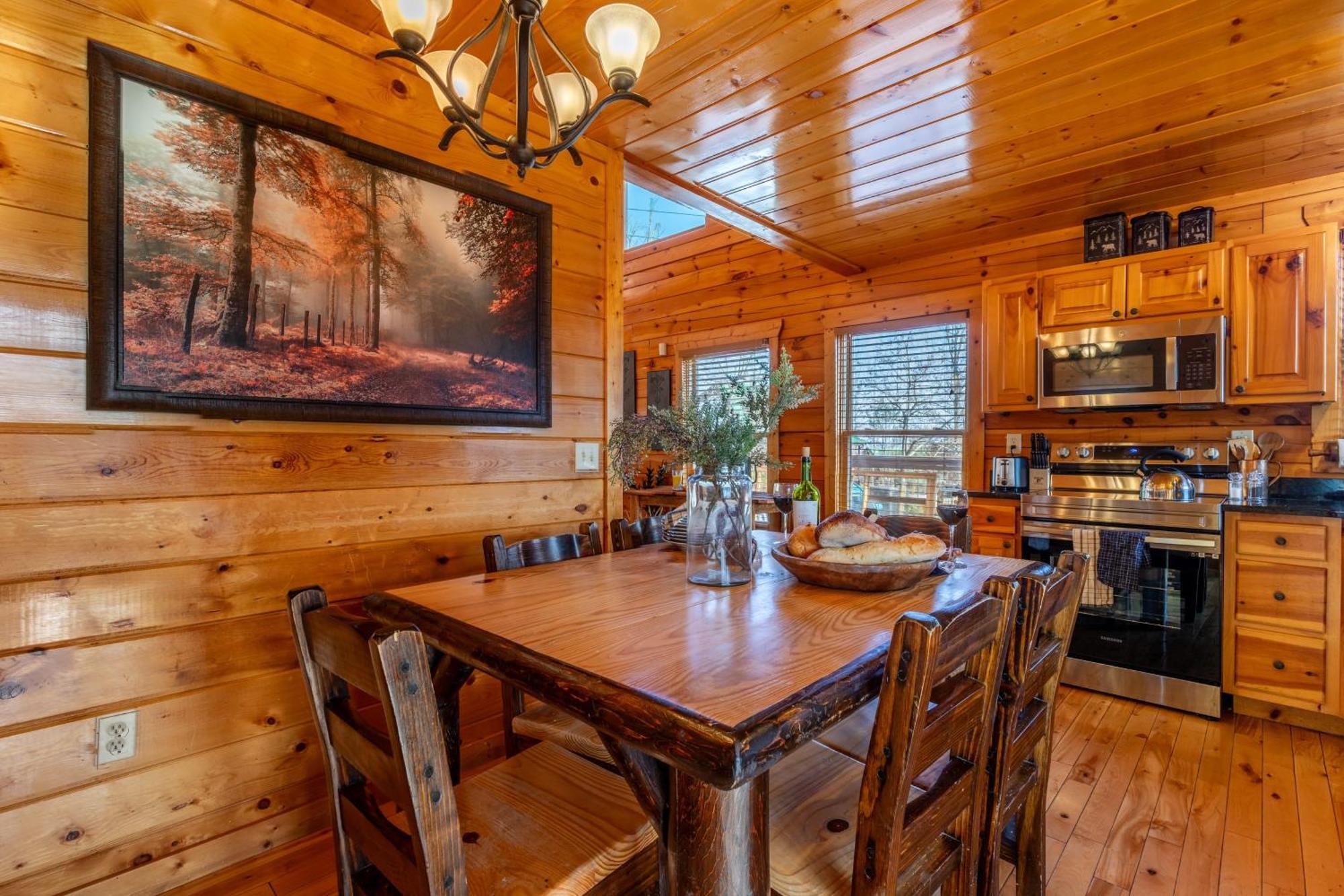 Holiday home Misty Mountain By Avantstay Hot Tub Mountain Views Theater Pool Table Gatlinburg