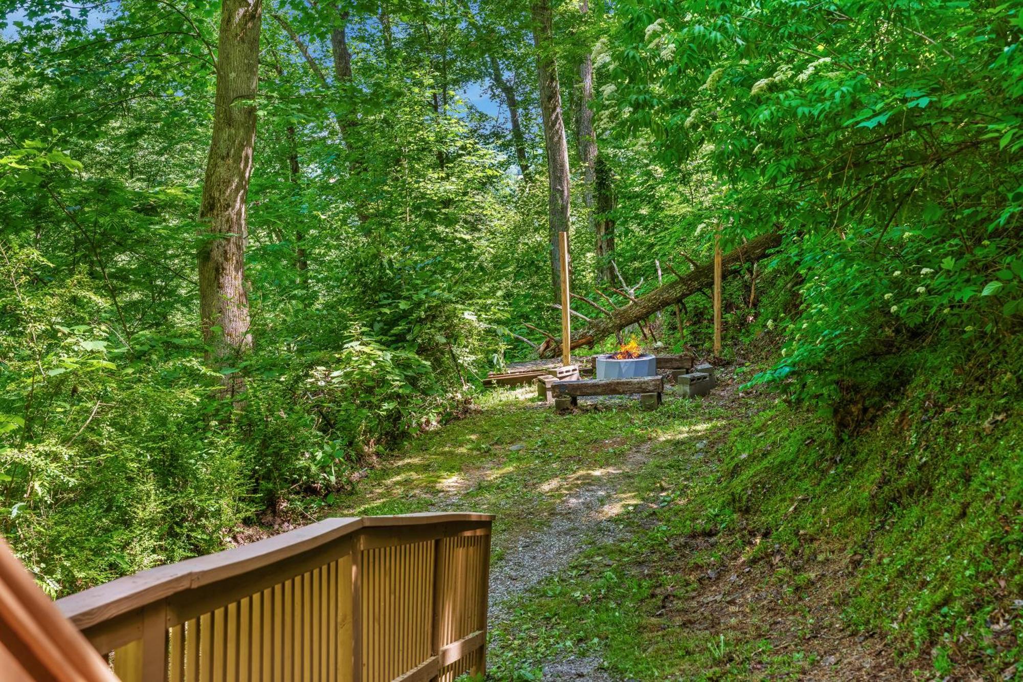 Holiday home Secluded Nature Views, Hot Tub, Wifi, King Bed, Fireplace