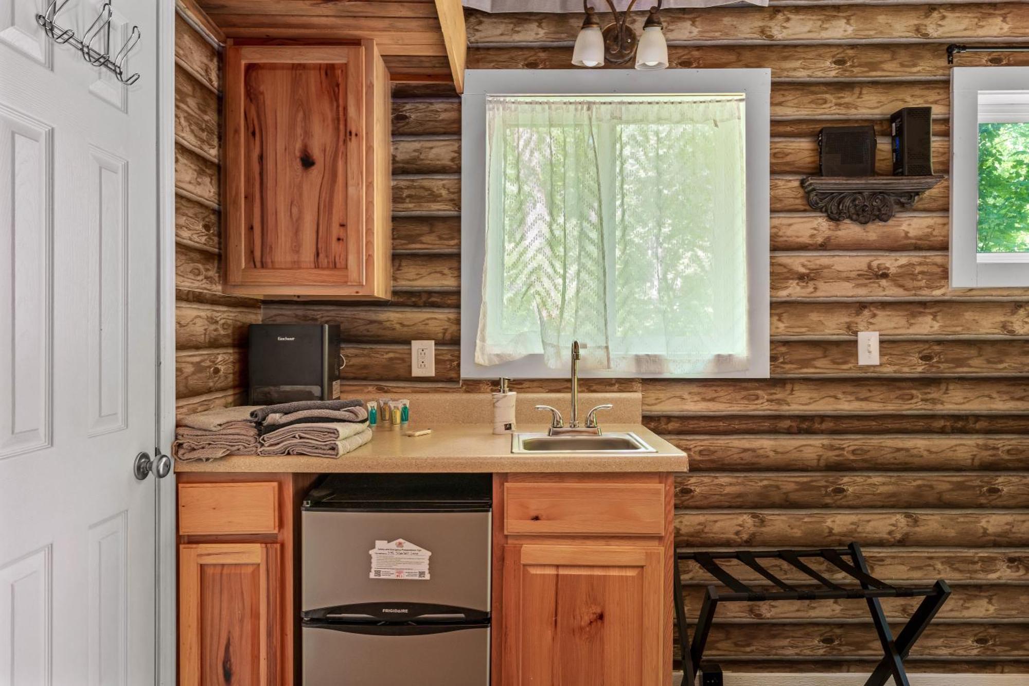 Holiday home Secluded Nature Views, Hot Tub, Wifi, King Bed, Fireplace