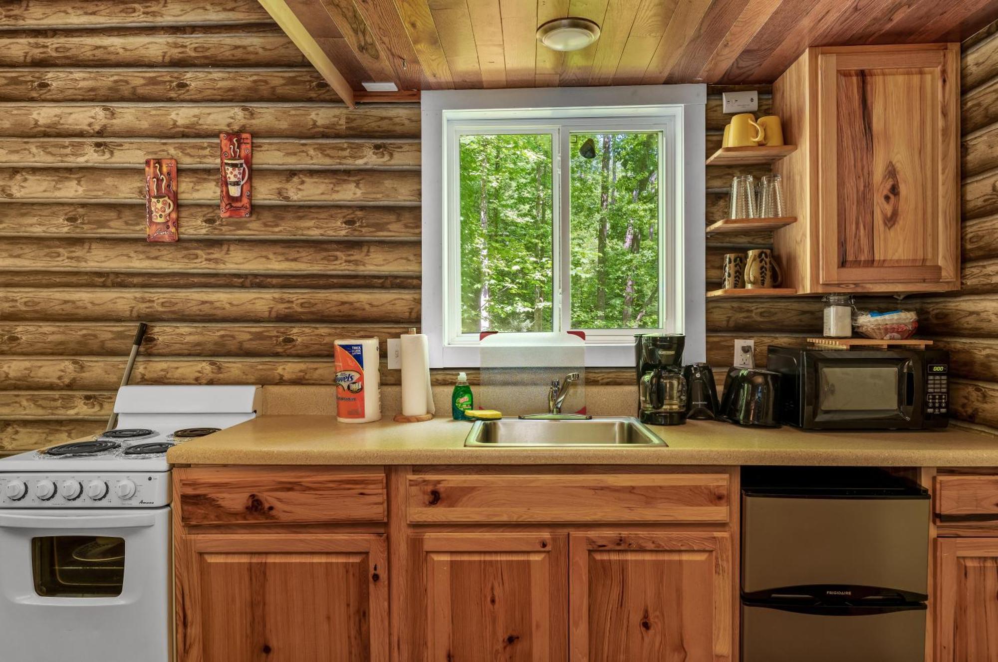 Holiday home Secluded Nature Views, Hot Tub, Wifi, King Bed, Fireplace *