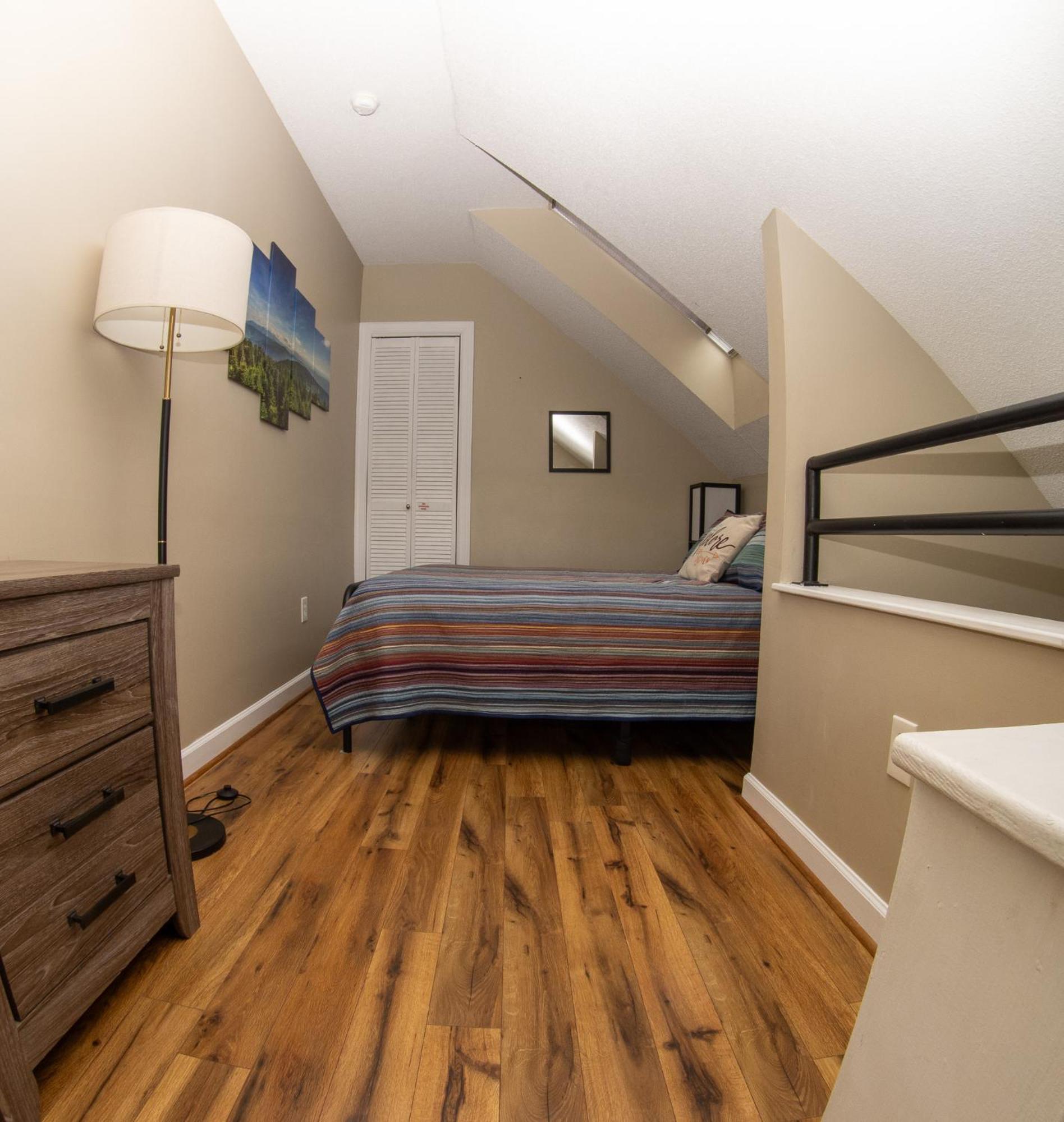 Ridgeline Mountain View Apartment