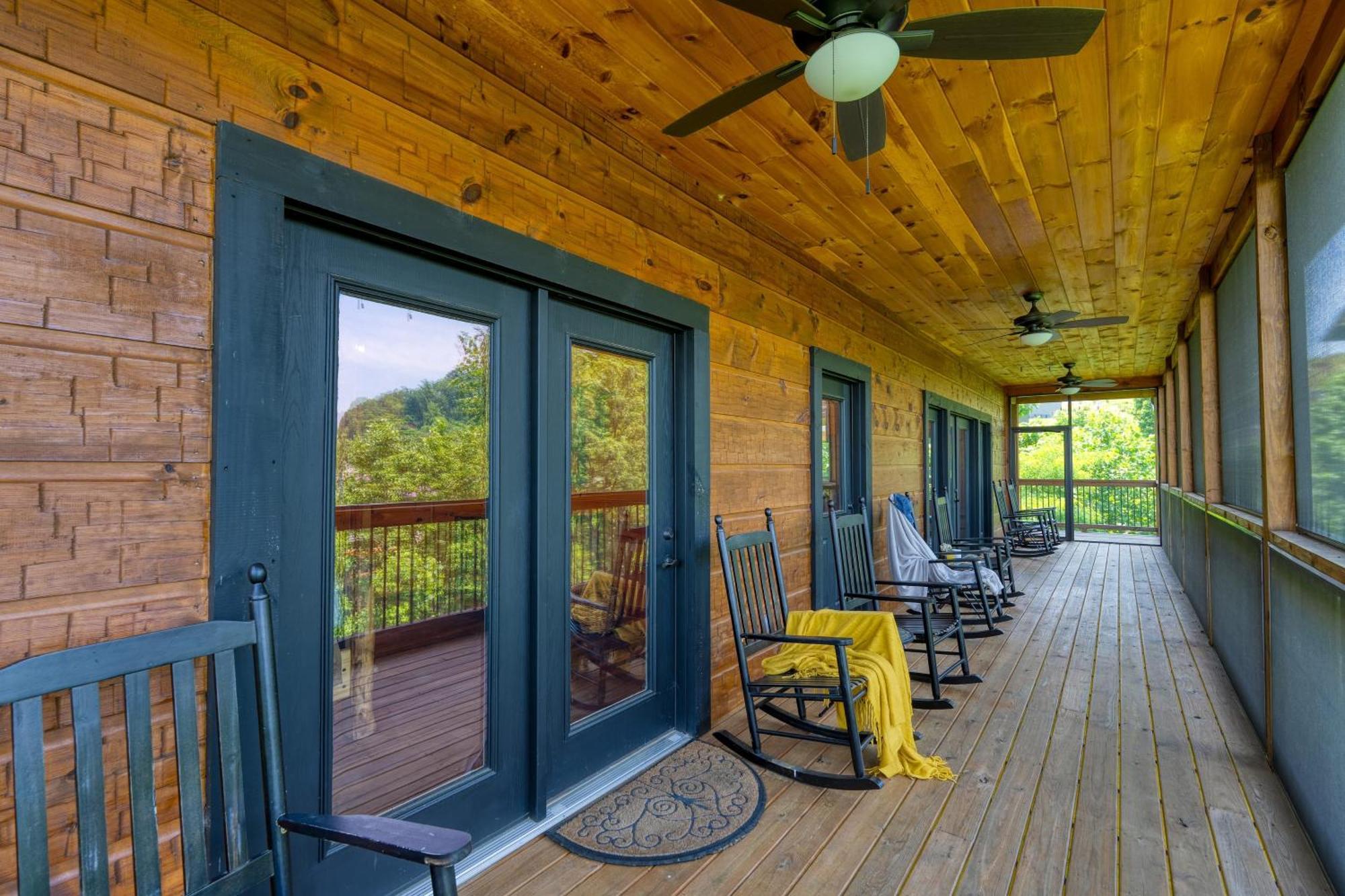 Evergreen Echo By Avantstay W Mountain Views Theater Game And Hot Tub Holiday home