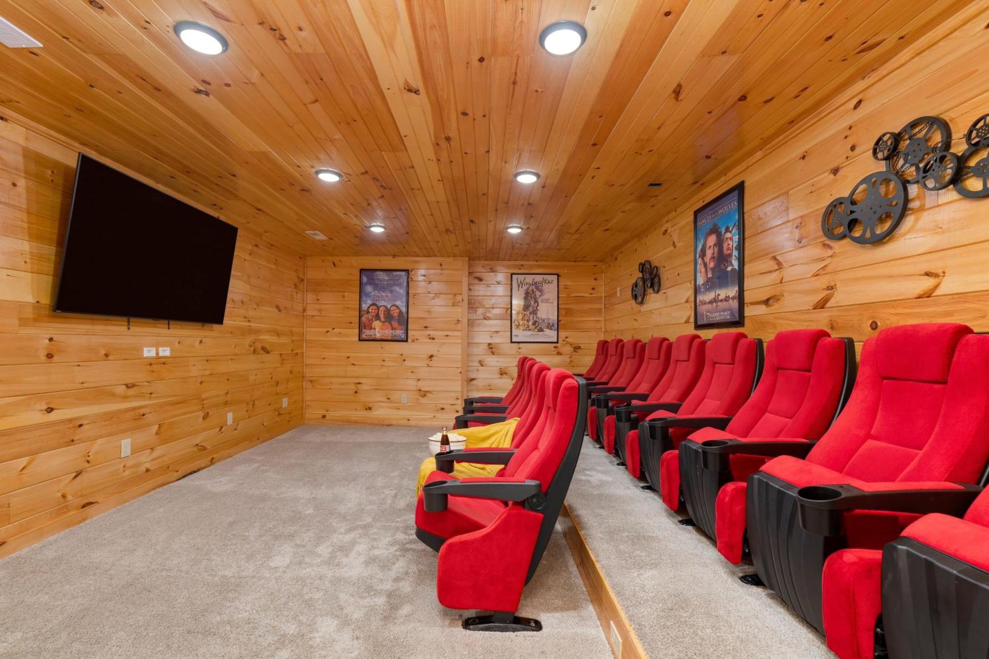 Holiday home Evergreen Echo By Avantstay W Mountain Views Theater Game And Hot Tub Gatlinburg