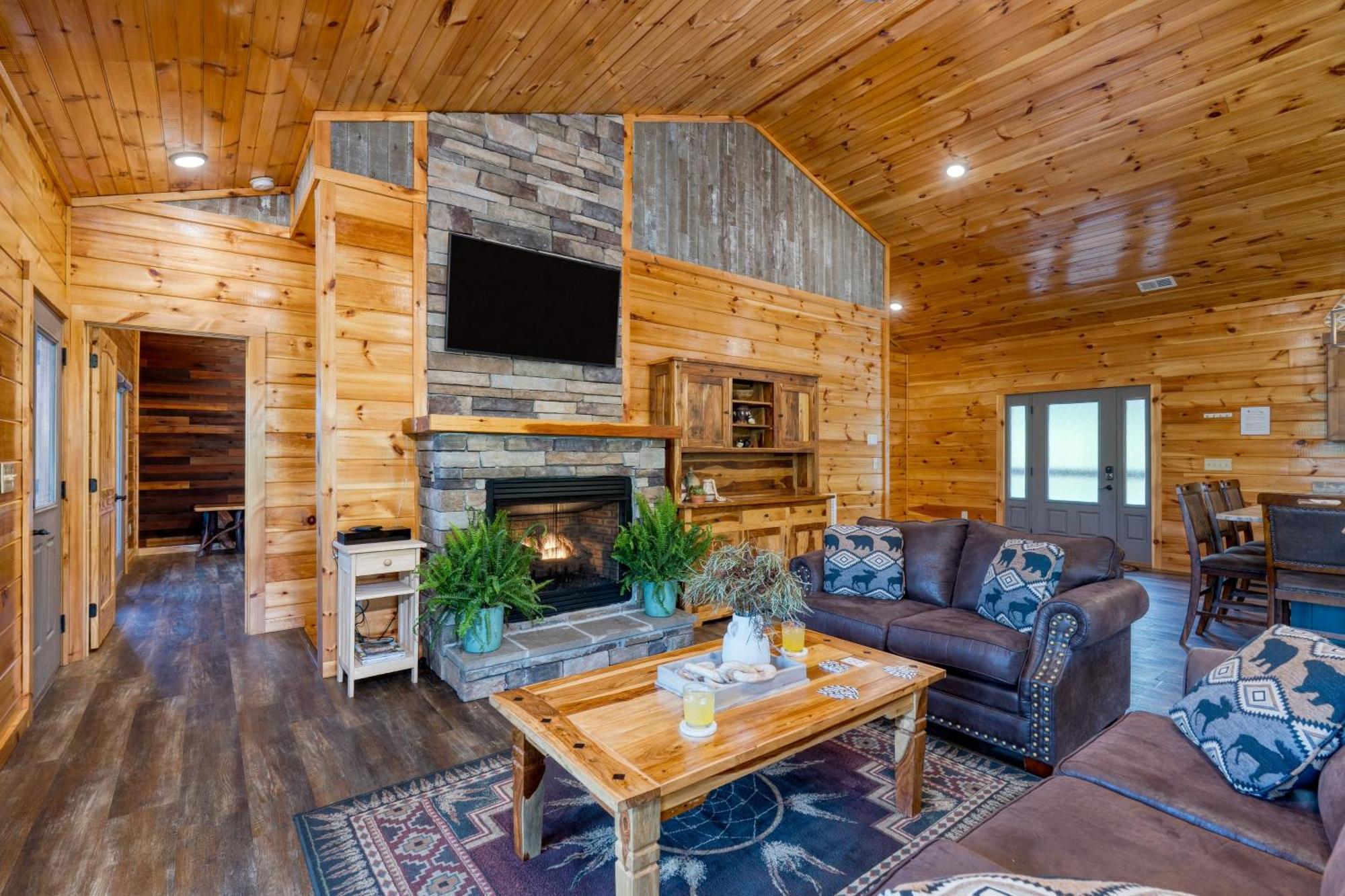 Holiday home Evergreen Echo By Avantstay W Mountain Views Theater Game And Hot Tub