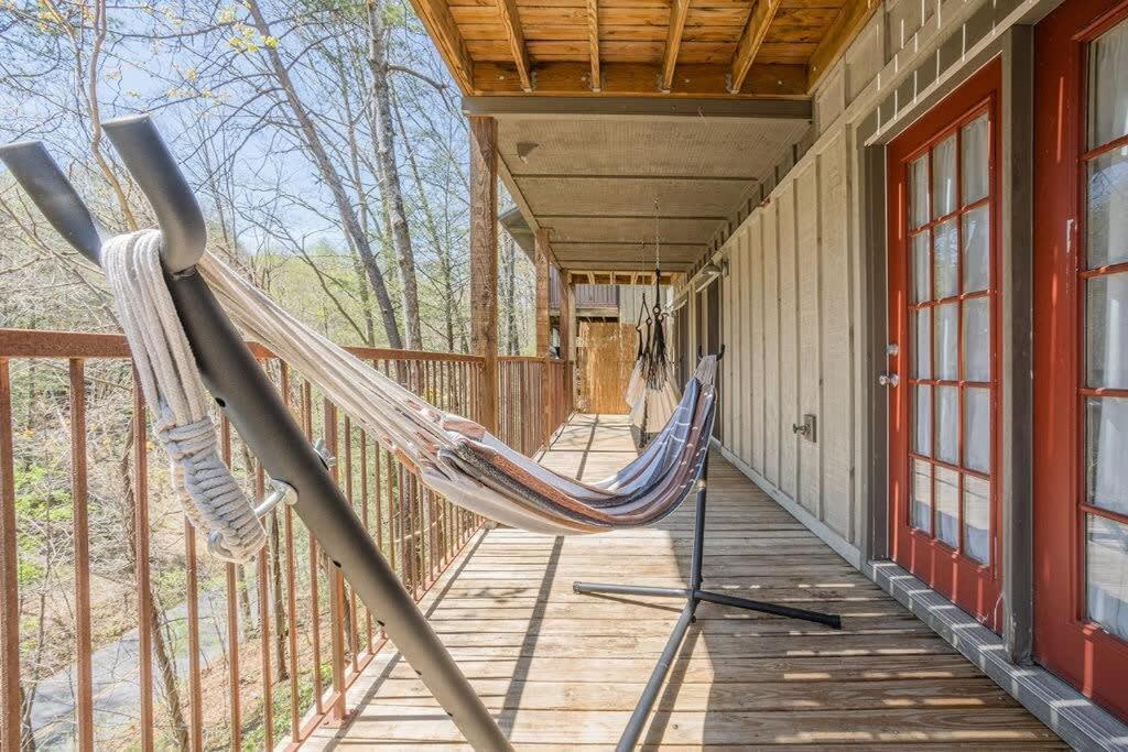 Sasquatch Family Fgh Sleeps 36