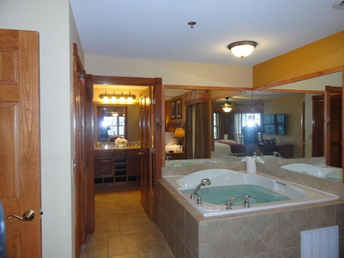 Resort 2 King At Westgate Resorts, Gatlinburg, Sleeps 8 People With Waterpark, Minigolf, Zipline, *