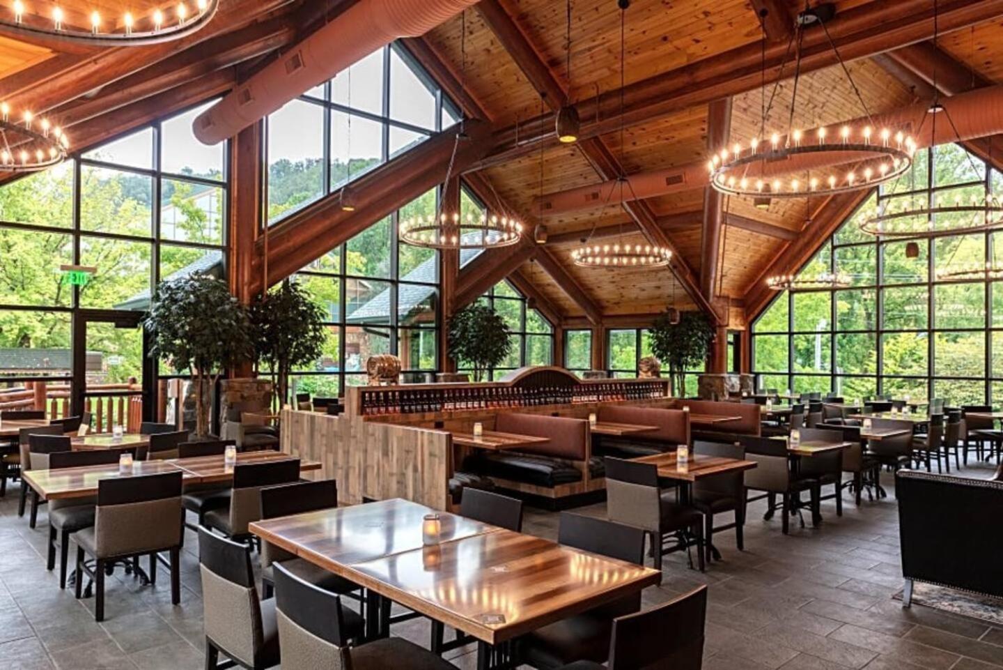 2 King At Westgate Resorts, Gatlinburg, Sleeps 8 People With Waterpark, Minigolf, Zipline,