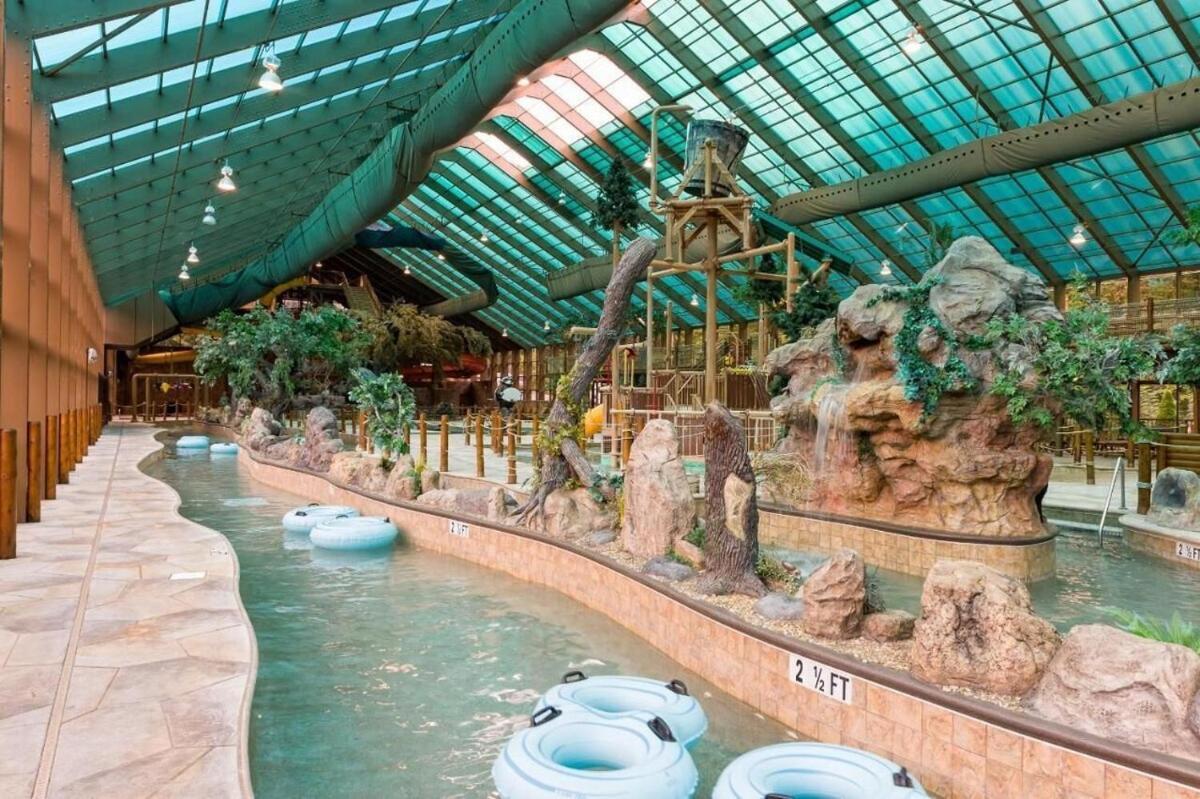 Resort 2 King At Westgate Resorts, Gatlinburg, Sleeps 8 People With Waterpark, Minigolf, Zipline, *