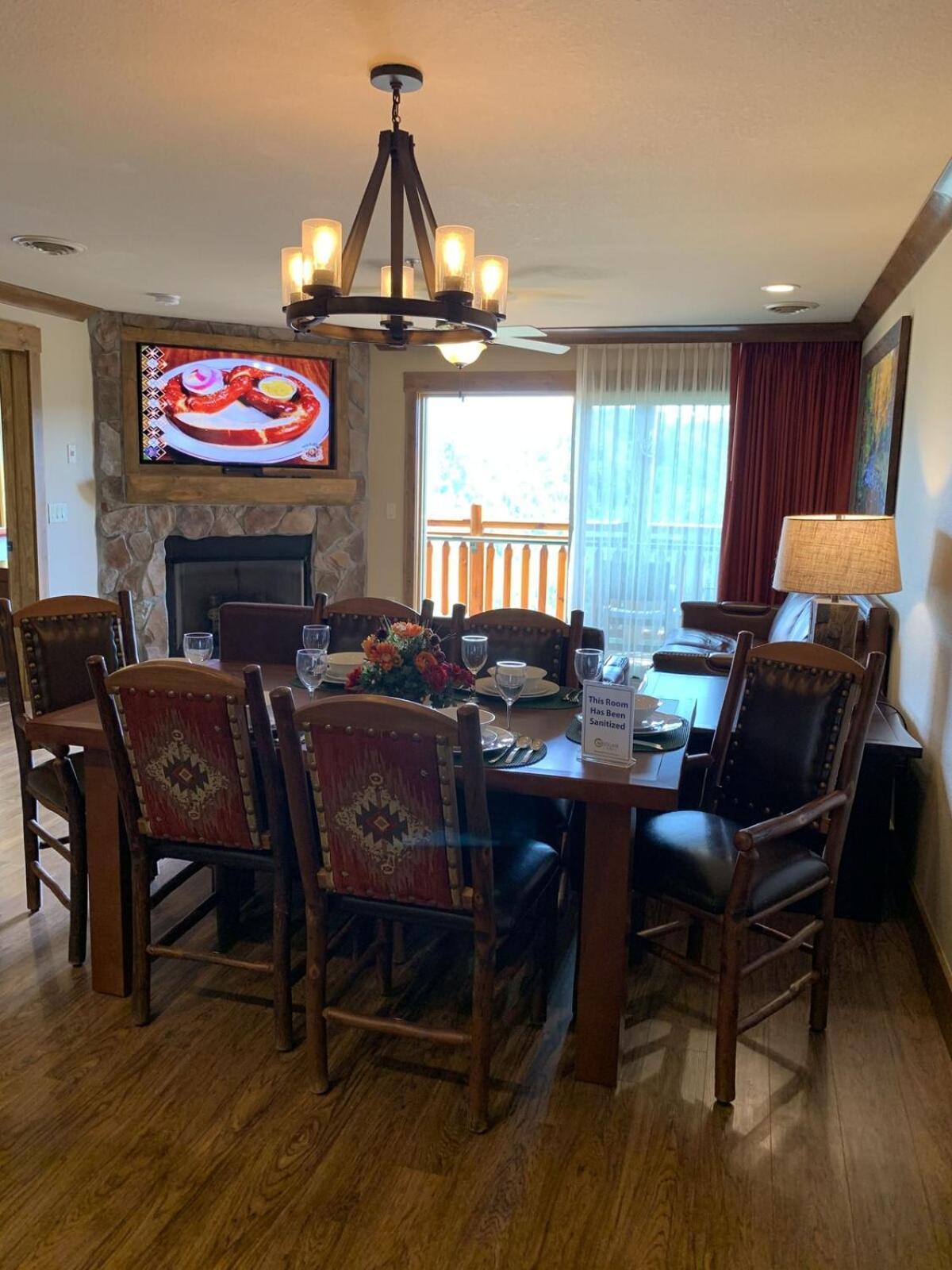 2 King At Westgate Resorts, Gatlinburg, Sleeps 8 People With Waterpark, Minigolf, Zipline,