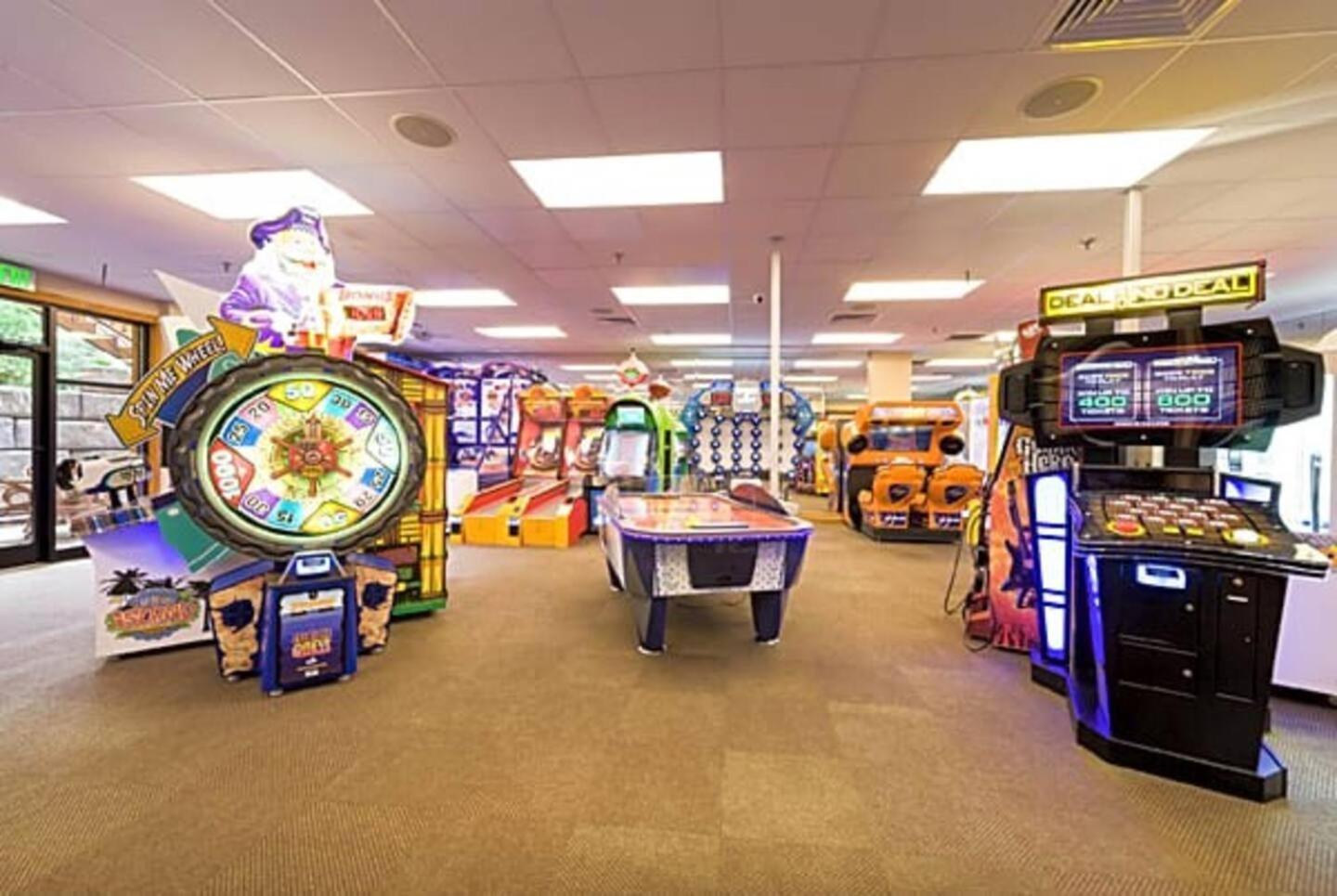 2 King At Westgate Resorts, Gatlinburg, Sleeps 8 People With Waterpark, Minigolf, Zipline, Gatlinburg