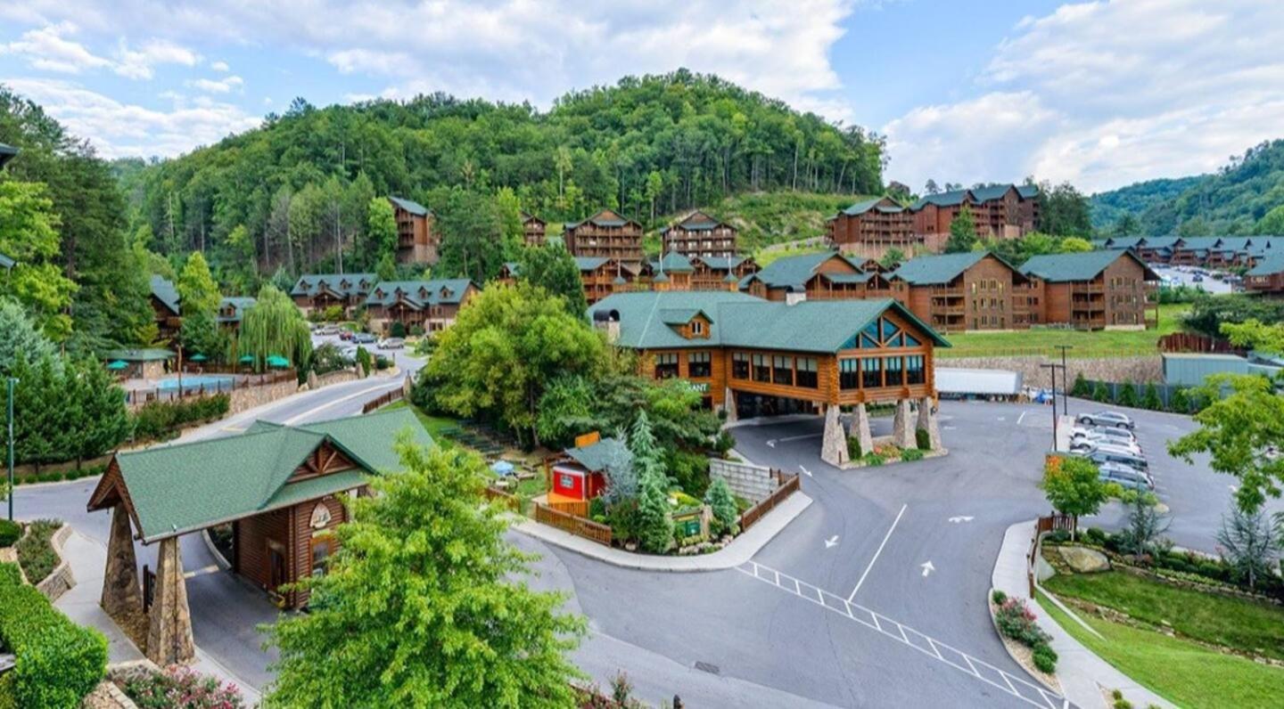 2 King At Westgate Resorts, Gatlinburg, Sleeps 8 People With Waterpark, Minigolf, Zipline, Resort