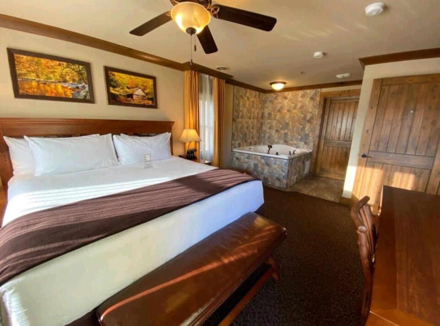 2 King At Westgate Resorts, Gatlinburg, Sleeps 8 People With Waterpark, Minigolf, Zipline, Resort Gatlinburg
