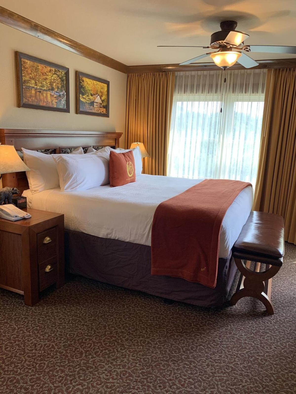 2 King At Westgate Resorts, Gatlinburg, Sleeps 8 People With Waterpark, Minigolf, Zipline, Gatlinburg