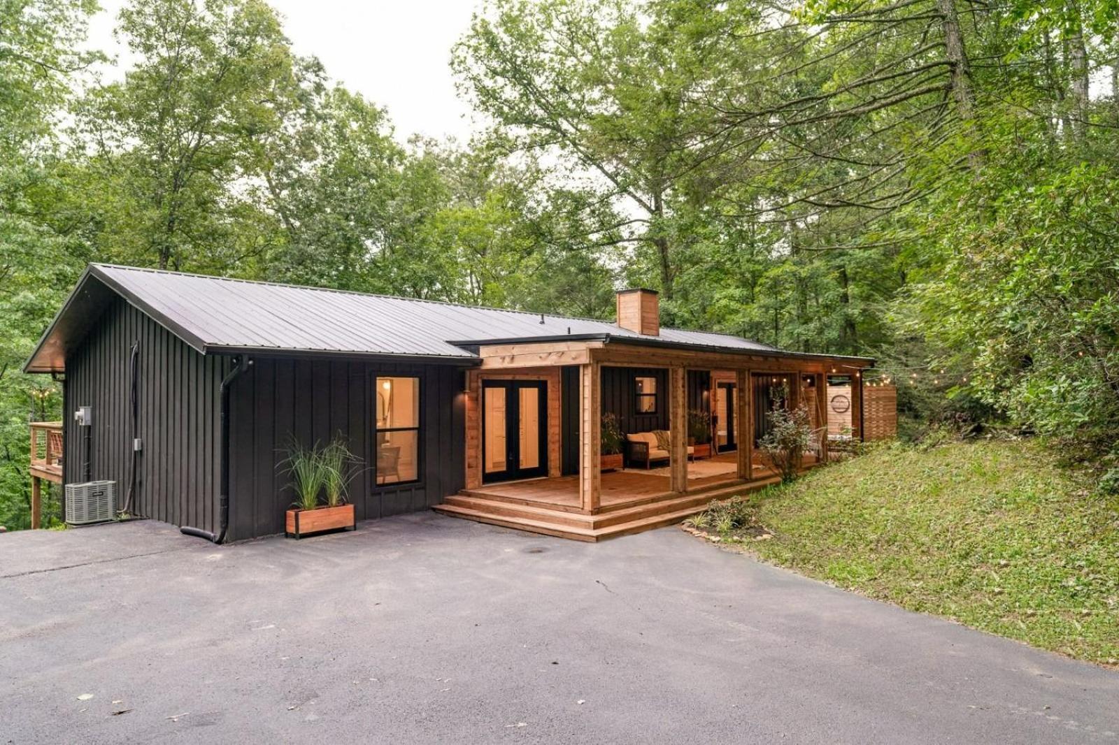 Modern Mountain Retreat Holiday home *