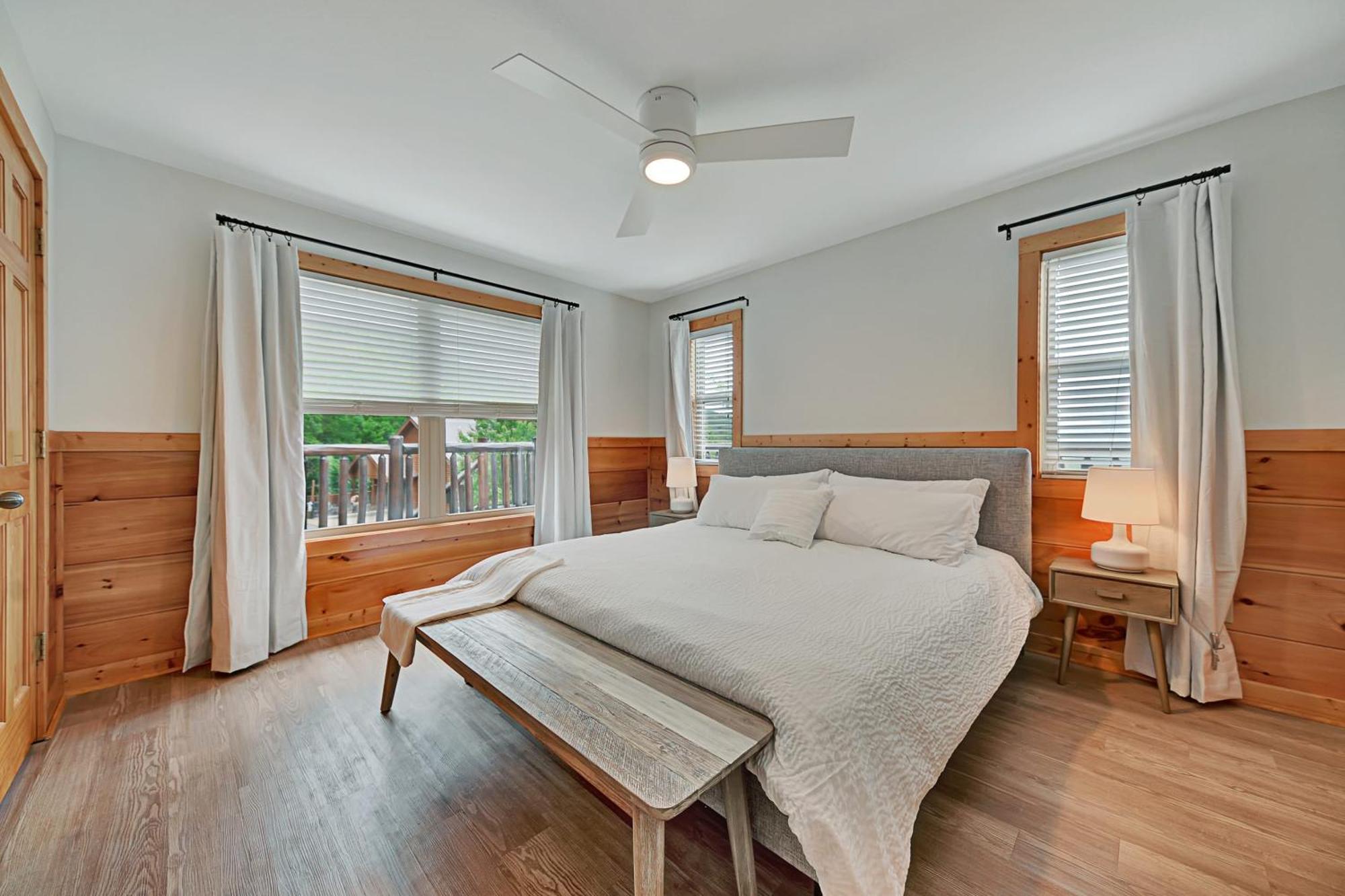 Triple Mountain View: Hot Tub Game Stunning Smoky Mountain Views Holiday home *