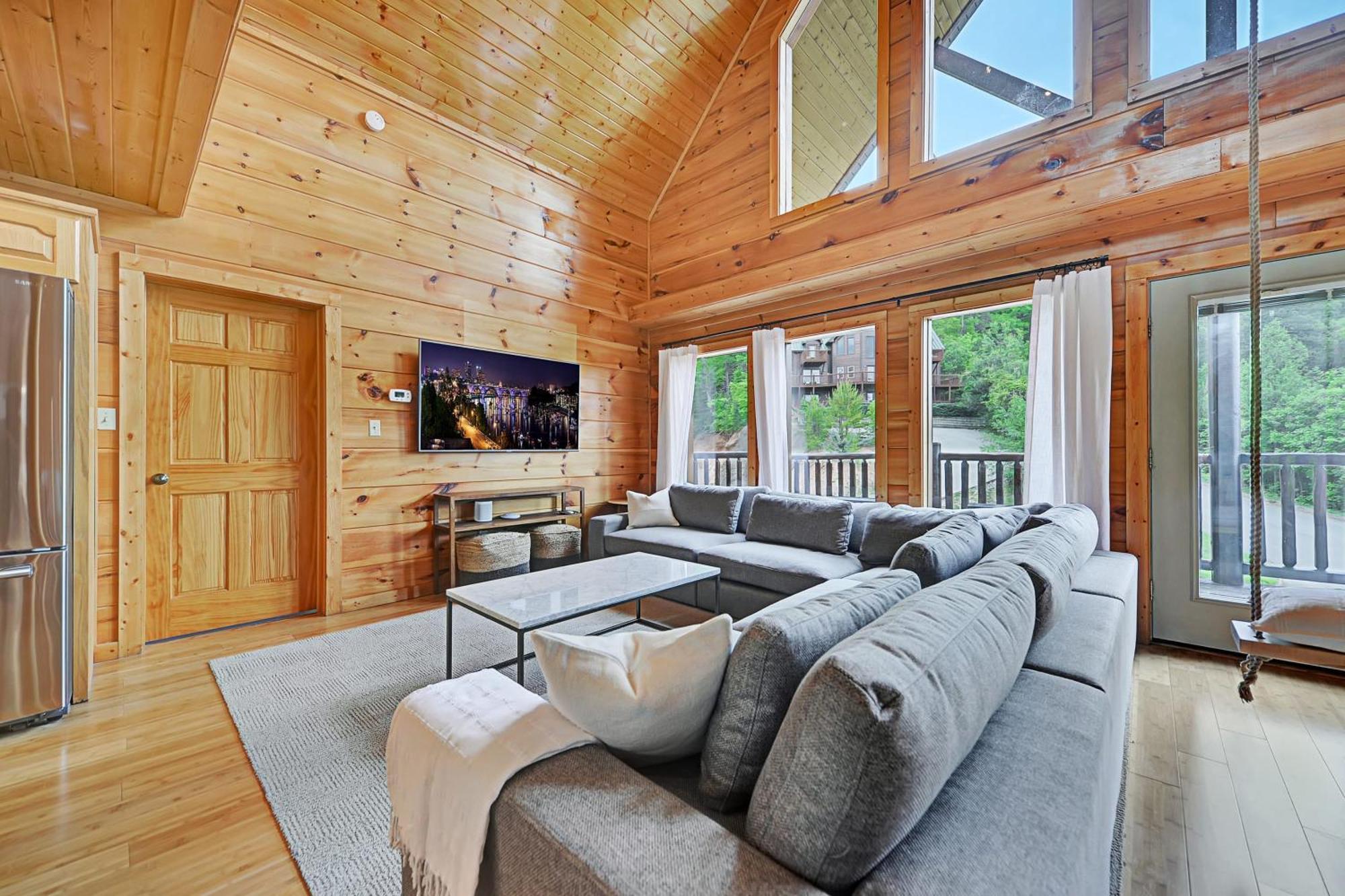 Triple Mountain View: Hot Tub Game Stunning Smoky Mountain Views