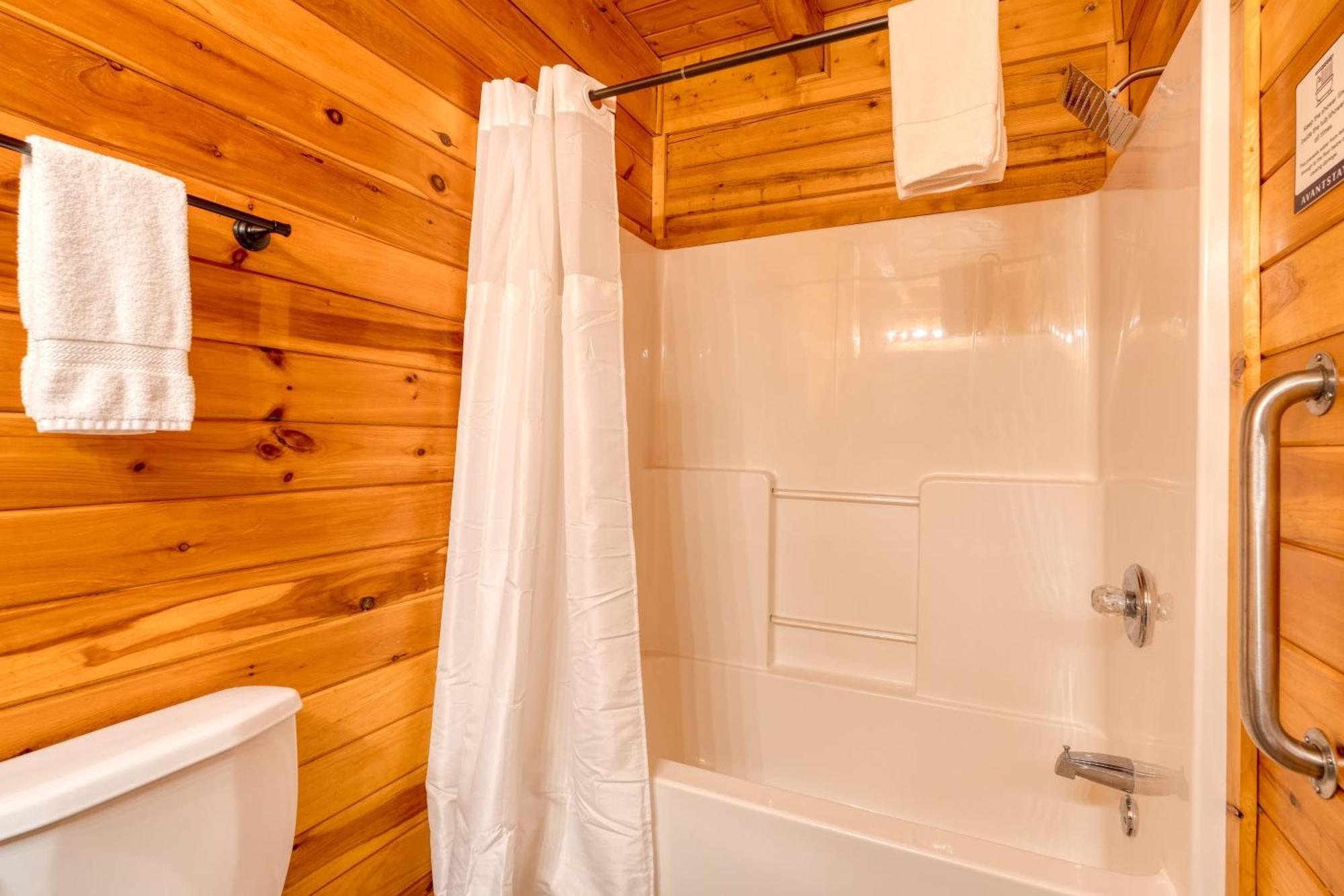 Holiday home Triple Mountain View: Hot Tub Game Stunning Smoky Mountain Views Gatlinburg