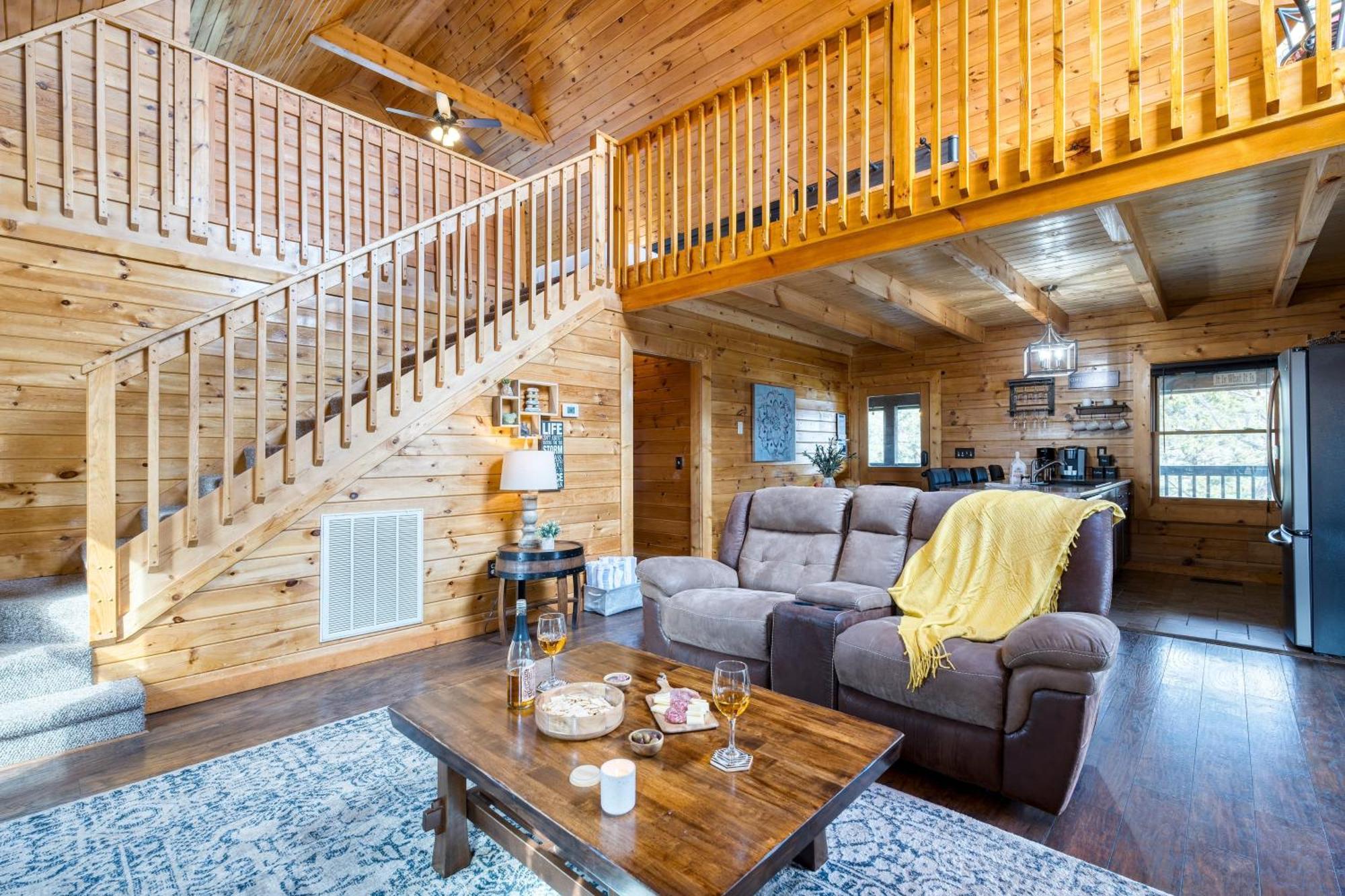 Holiday home Triple Mountain View: Hot Tub Game Stunning Smoky Mountain Views Gatlinburg