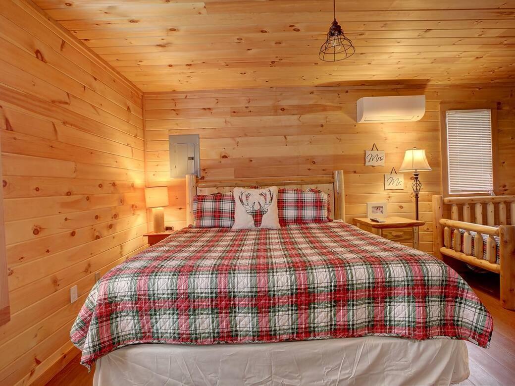 A Family Tradition By Avada * Gatlinburg