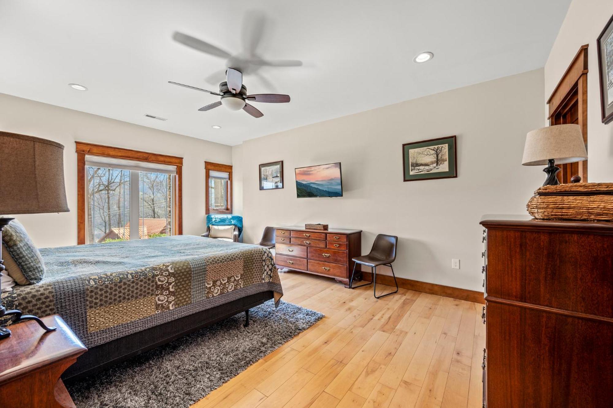 Above The Worry Line By Avada Holiday home Gatlinburg
