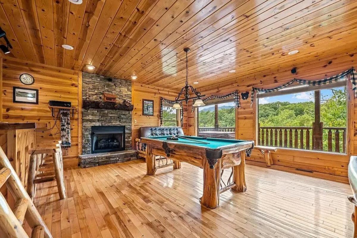 Away In The Mountains By Avada * Gatlinburg