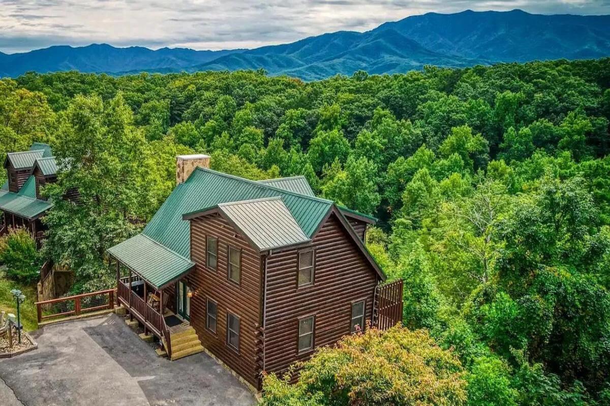 Away In The Mountains By Avada Holiday home