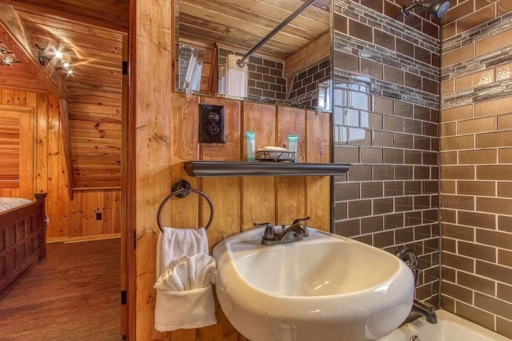 Honey Bear Slopes By Avada Holiday home Gatlinburg