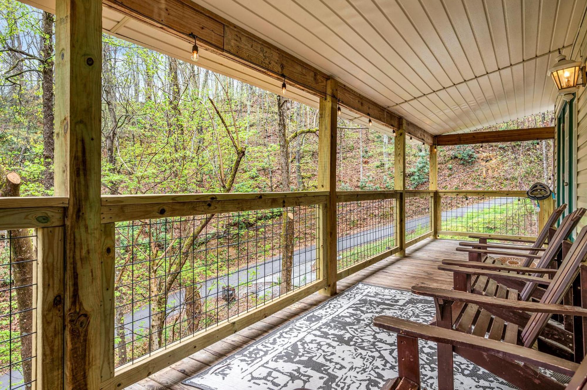 Smoky Mountain Game Den By Avada Holiday home *