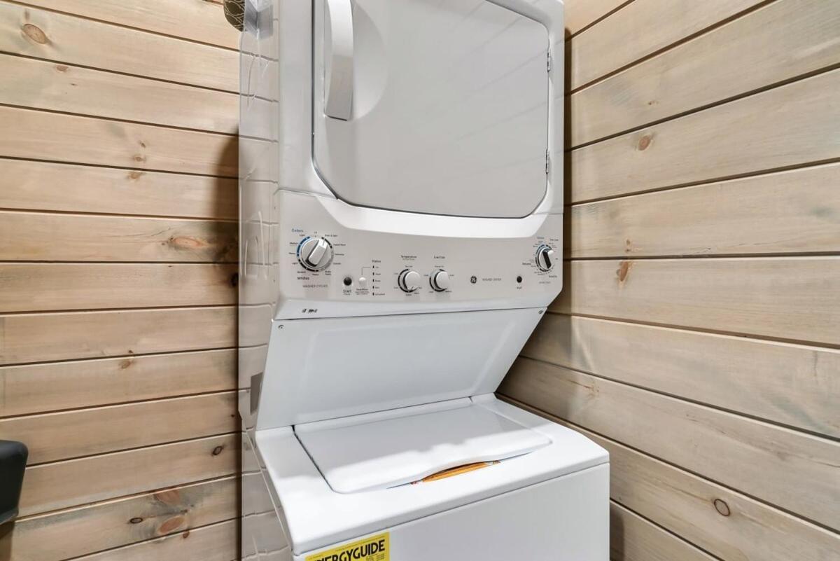Charming Hideaway With Private Pool Hot Tub & Views *