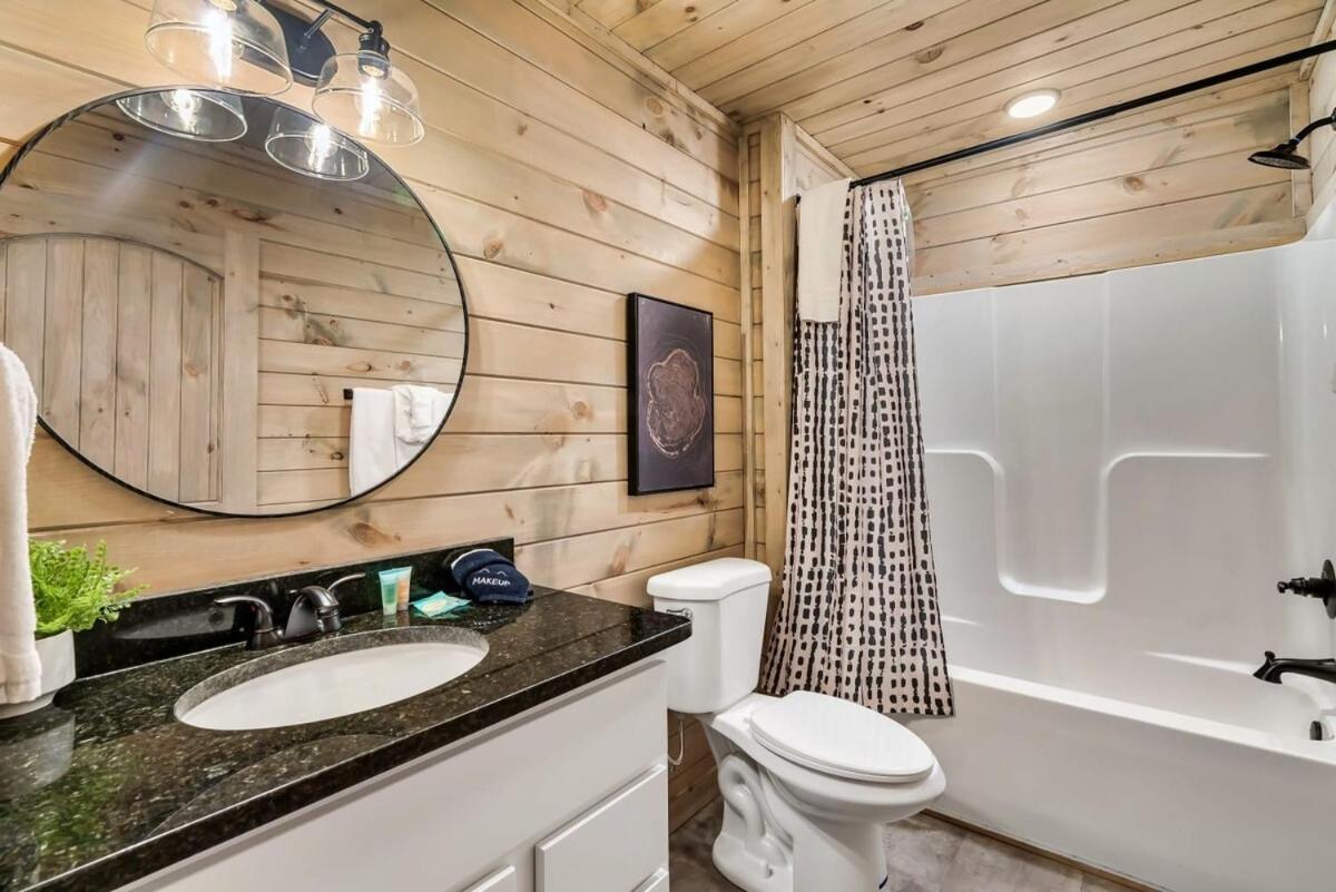 Holiday home Charming Hideaway With Private Pool Hot Tub & Views Gatlinburg