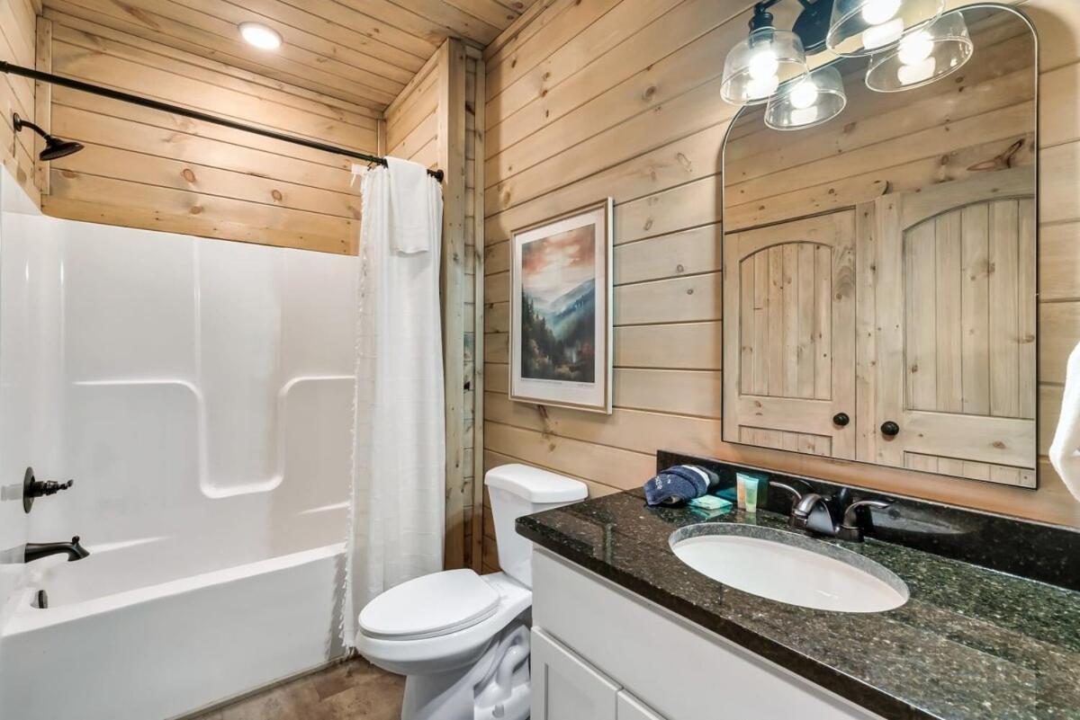Charming Hideaway With Private Pool Hot Tub & Views Holiday home *