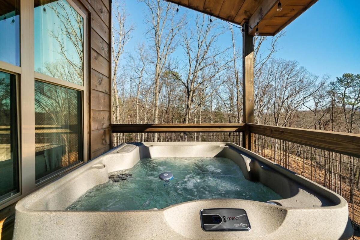 Charming Hideaway With Private Pool Hot Tub & Views *