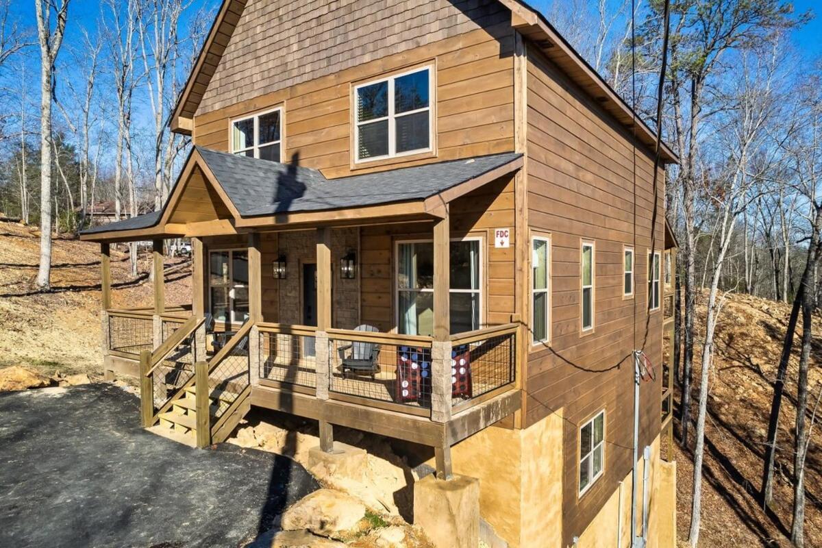 Getaway Pool Hot Tub & Games * Gatlinburg