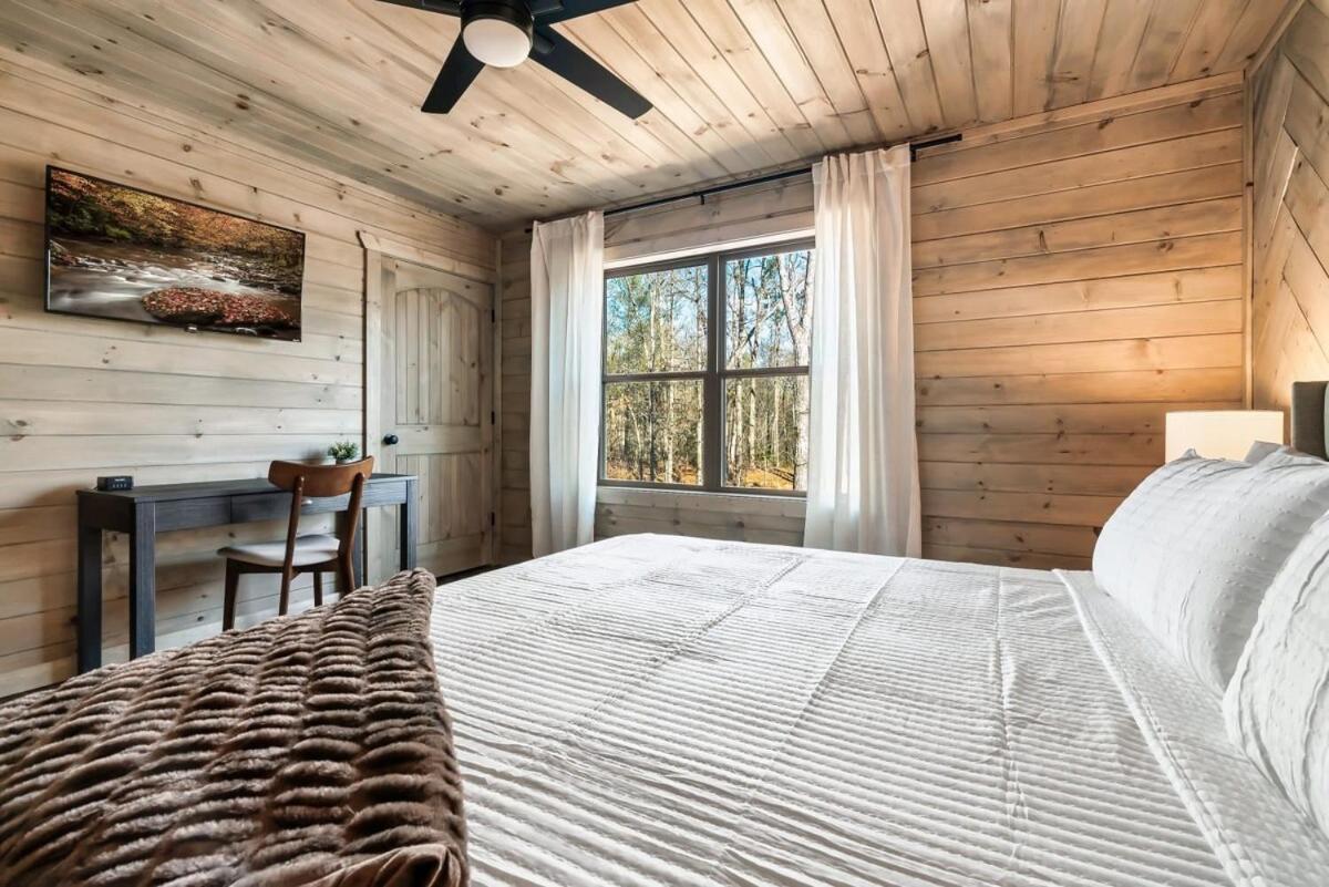 Getaway Pool Hot Tub & Games Holiday home Gatlinburg
